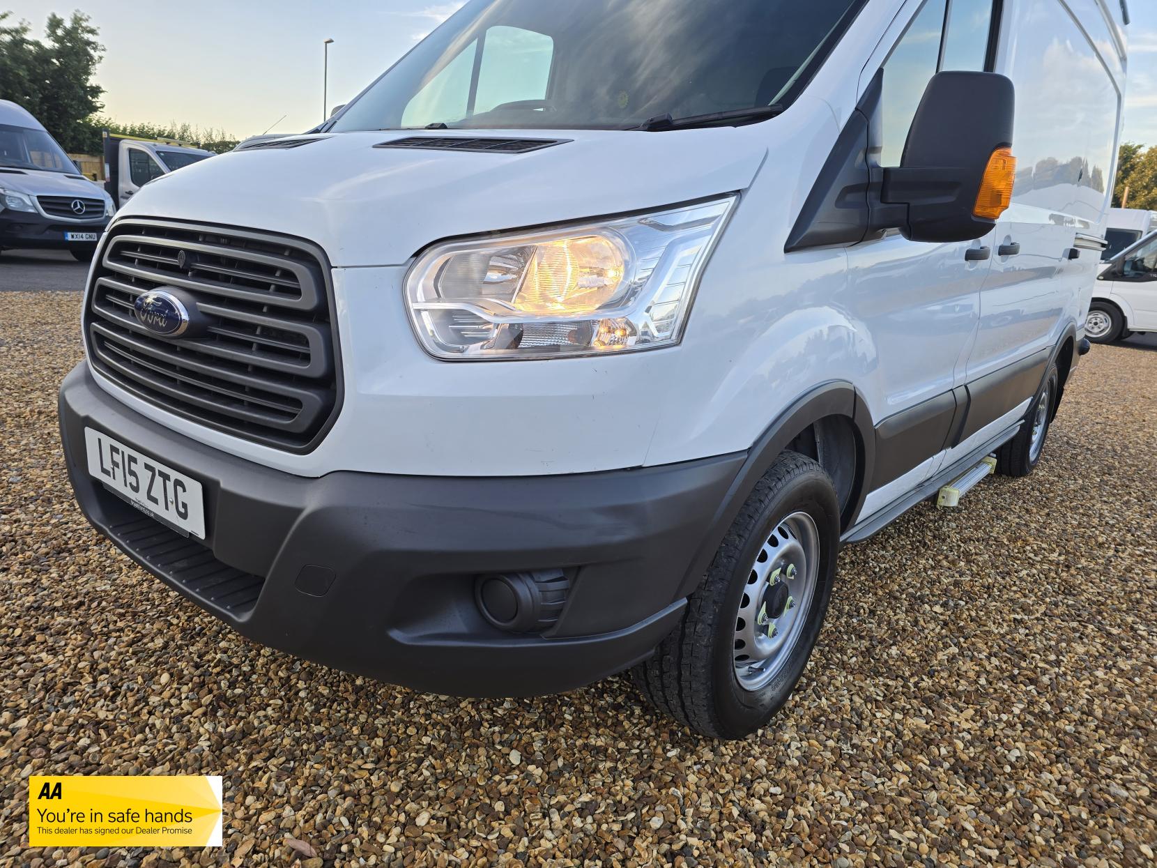 Ford Transit 2.2 TDCi 350 Panel Van 5dr Diesel Manual RWD L2 H3 Euro 5 (125 ps)