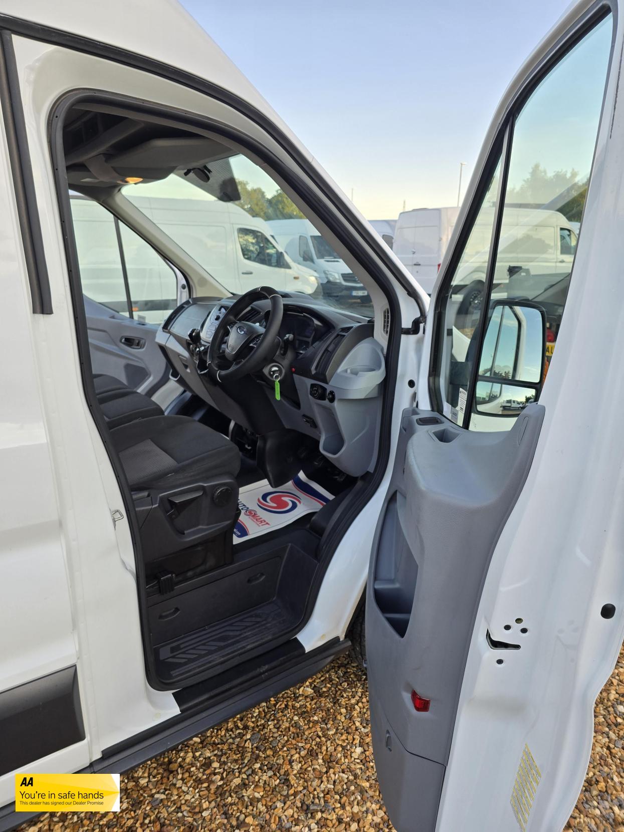 Ford Transit 2.2 TDCi 350 Panel Van 5dr Diesel Manual RWD L2 H3 Euro 5 (125 ps)