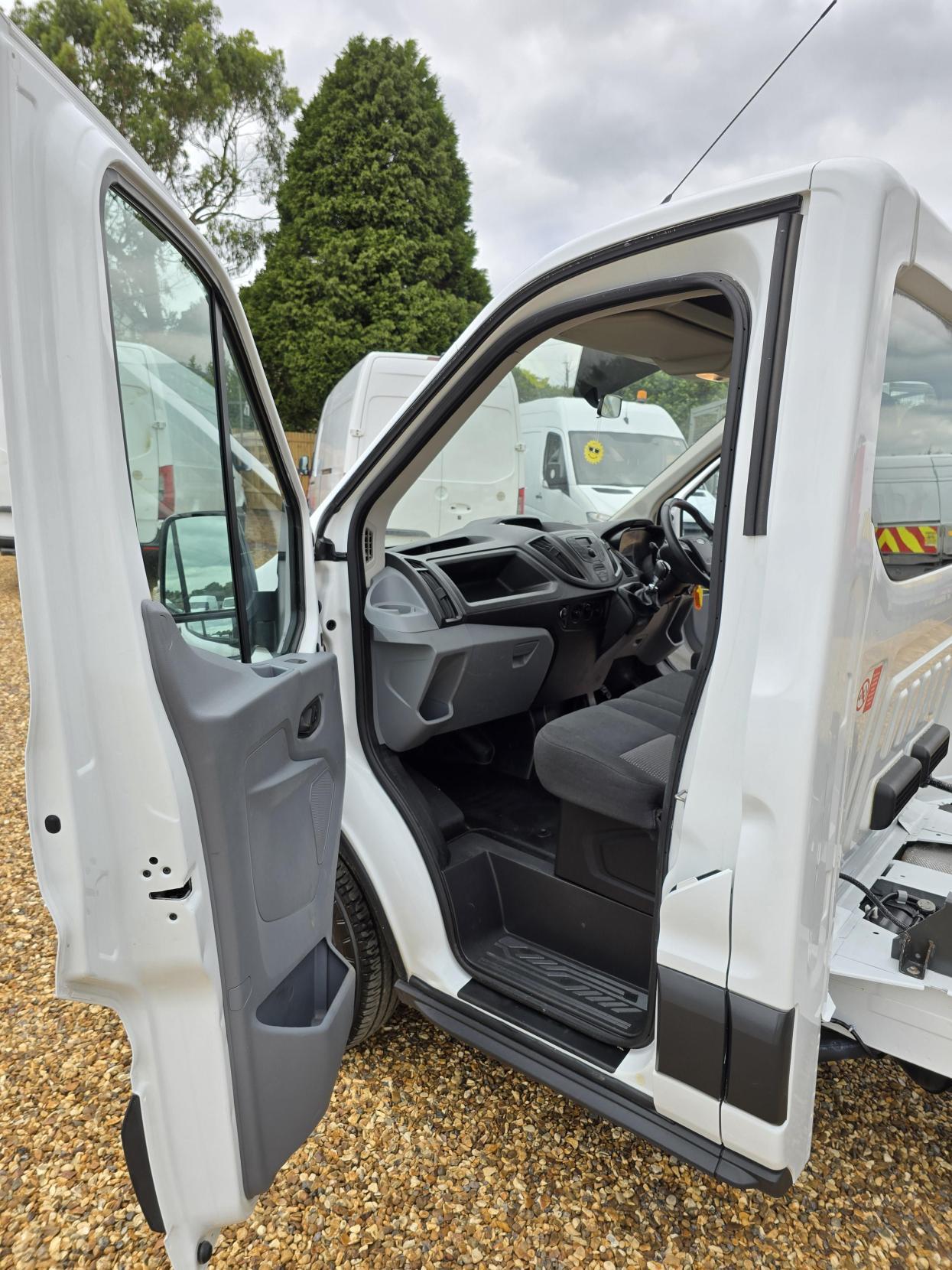 Ford Transit 2.0 350 EcoBlue 1-Way Tipper 2dr Diesel Manual RWD L2 Euro 6 (s/s) (1-Stop) (130 ps)