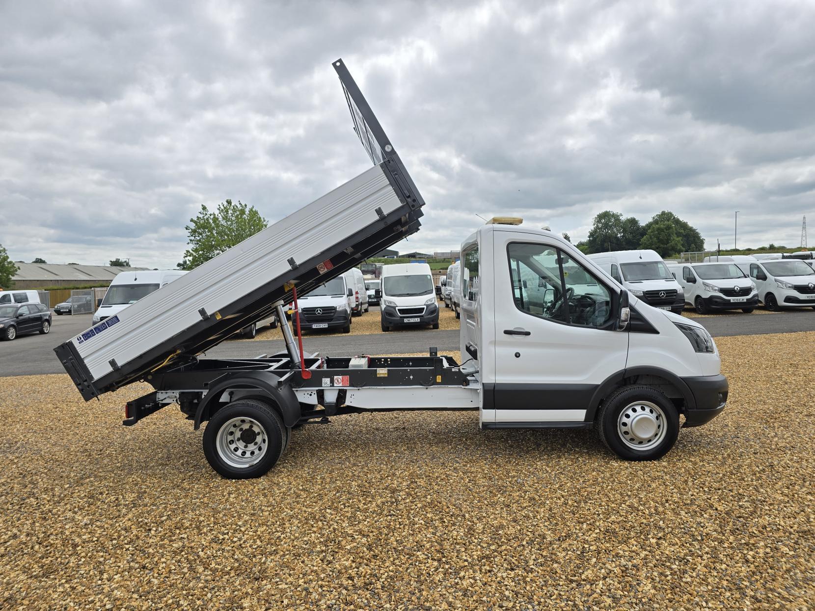 Ford Transit 2.0 350 EcoBlue 1-Way Tipper 2dr Diesel Manual RWD L2 Euro 6 (s/s) (1-Stop) (130 ps)