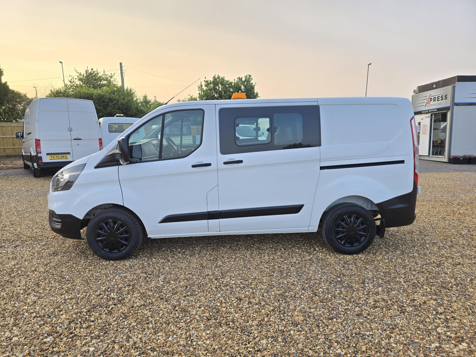 Ford Transit Custom 2.0 280 EcoBlue Crew Van Double Cab 5dr Diesel Manual L1 H1 Euro 6 (5 Seat) (105 ps)
