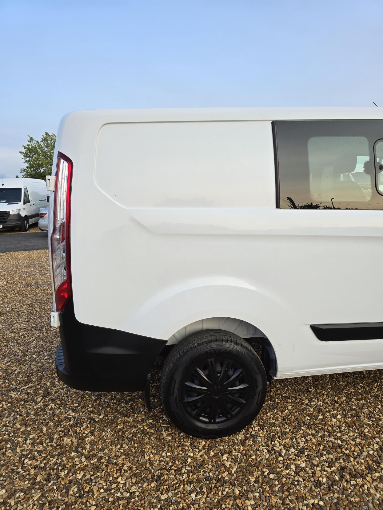 Ford Transit Custom 2.0 280 EcoBlue Crew Van Double Cab 5dr Diesel Manual L1 H1 Euro 6 (5 Seat) (105 ps)