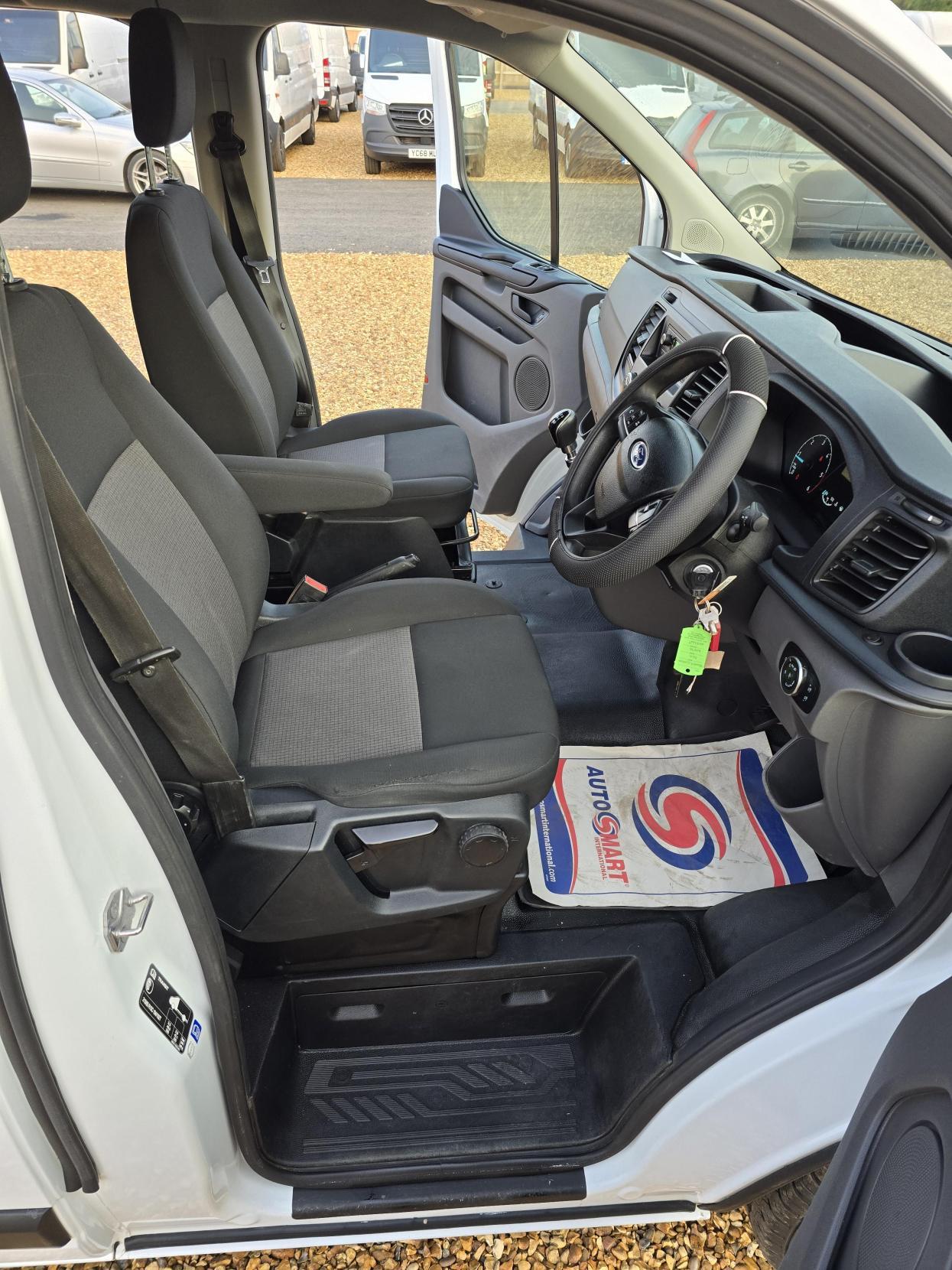 Ford Transit Custom 2.0 280 EcoBlue Crew Van Double Cab 5dr Diesel Manual L1 H1 Euro 6 (5 Seat) (105 ps)