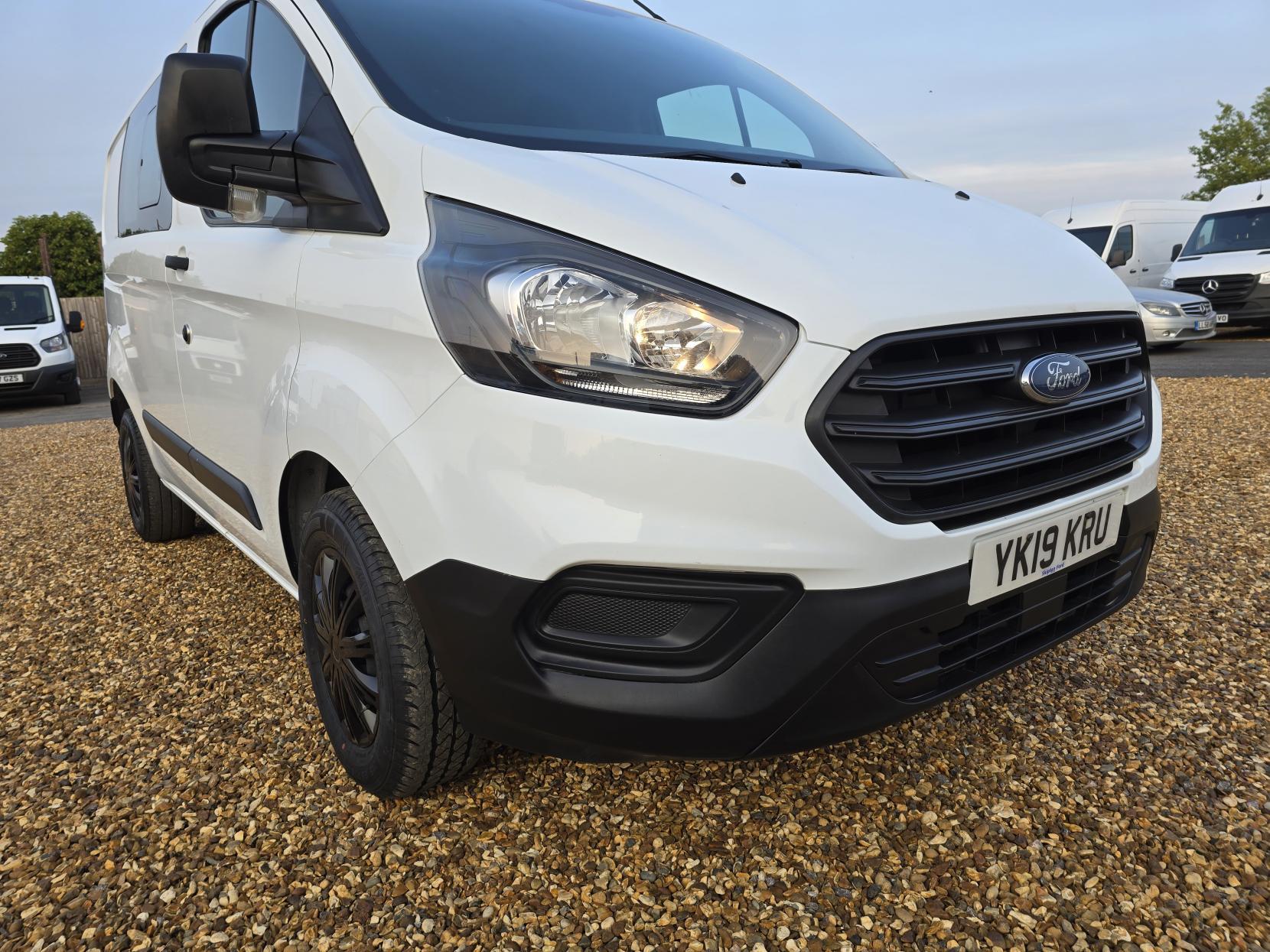 Ford Transit Custom 2.0 280 EcoBlue Crew Van Double Cab 5dr Diesel Manual L1 H1 Euro 6 (5 Seat) (105 ps)