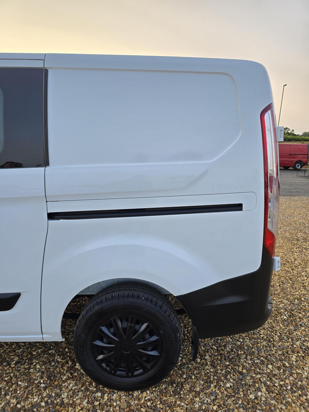 Ford Transit Custom 2.0 280 EcoBlue Crew Van Double Cab 5dr Diesel Manual L1 H1 Euro 6 (5 Seat) (105 ps)