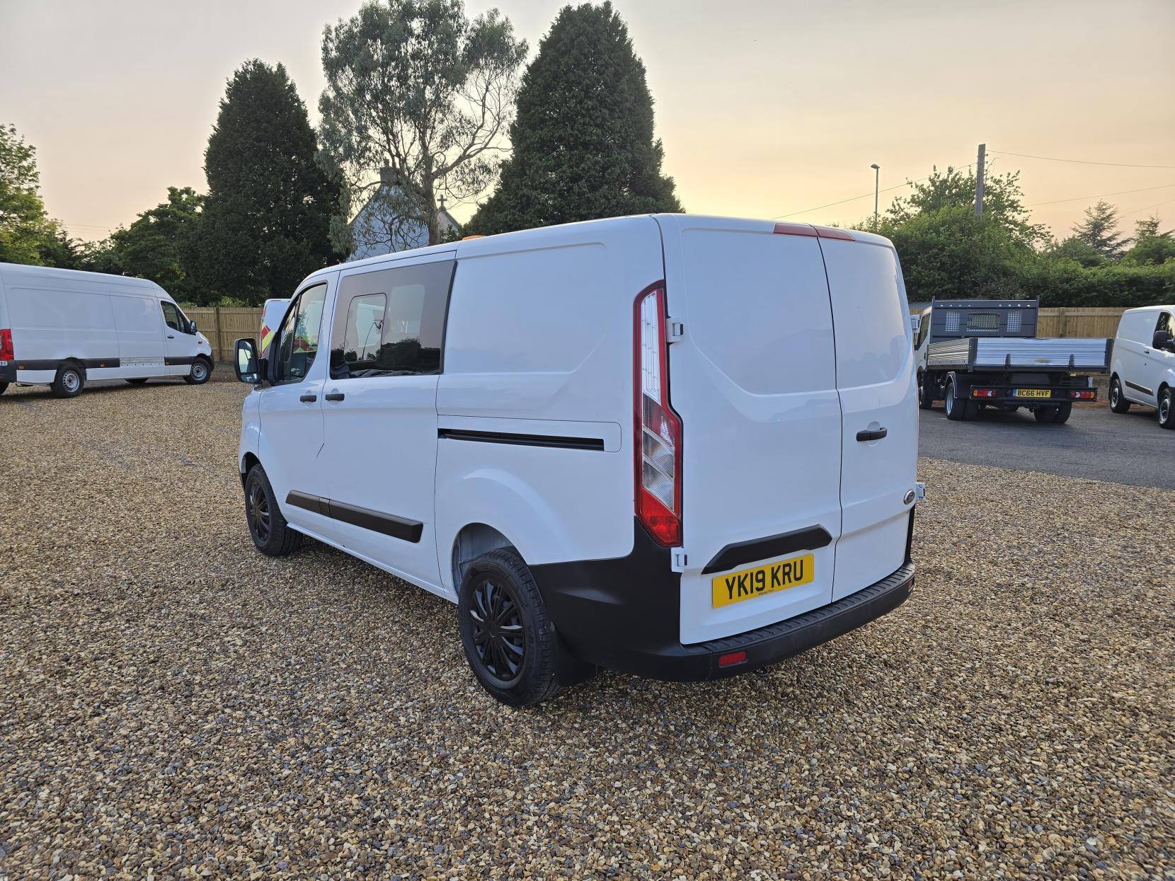 Ford Transit Custom 2.0 280 EcoBlue Crew Van Double Cab 5dr Diesel Manual L1 H1 Euro 6 (5 Seat) (105 ps)