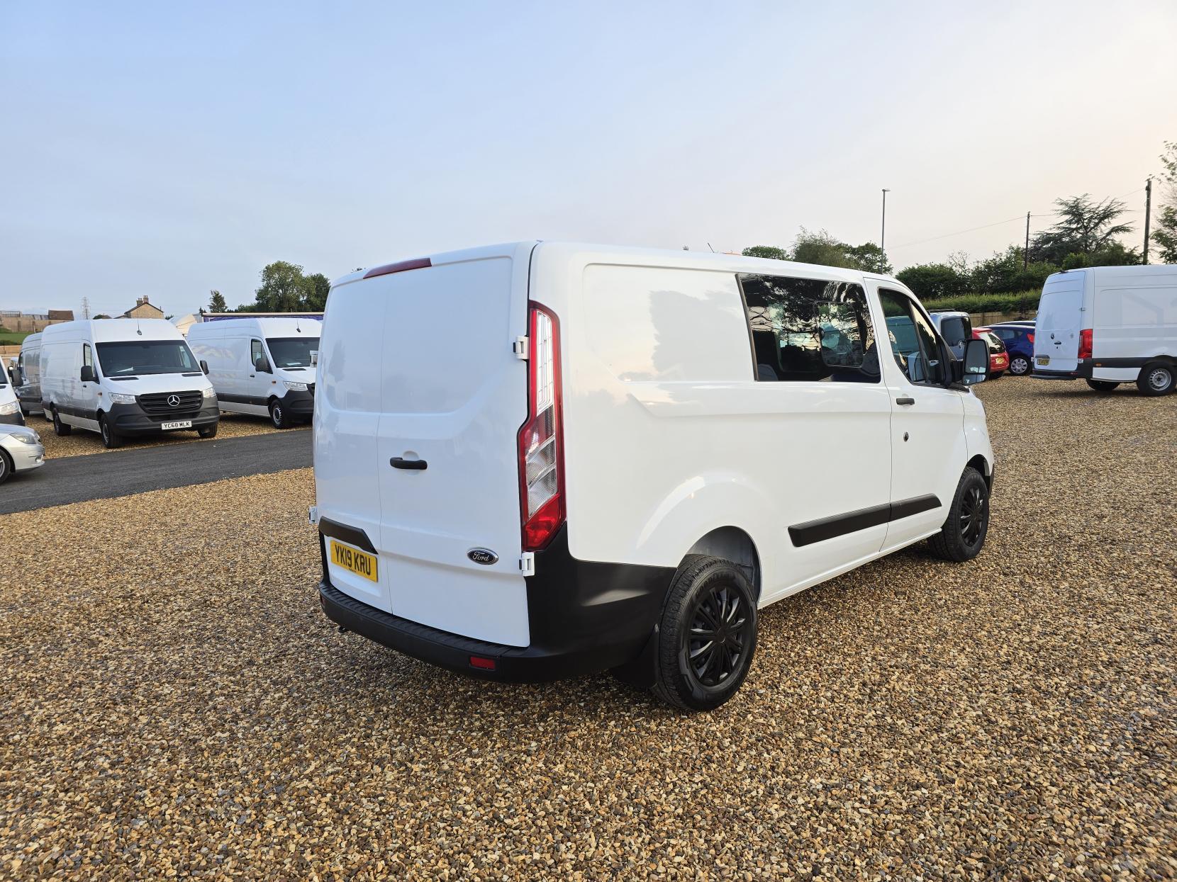 Ford Transit Custom 2.0 280 EcoBlue Crew Van Double Cab 5dr Diesel Manual L1 H1 Euro 6 (5 Seat) (105 ps)