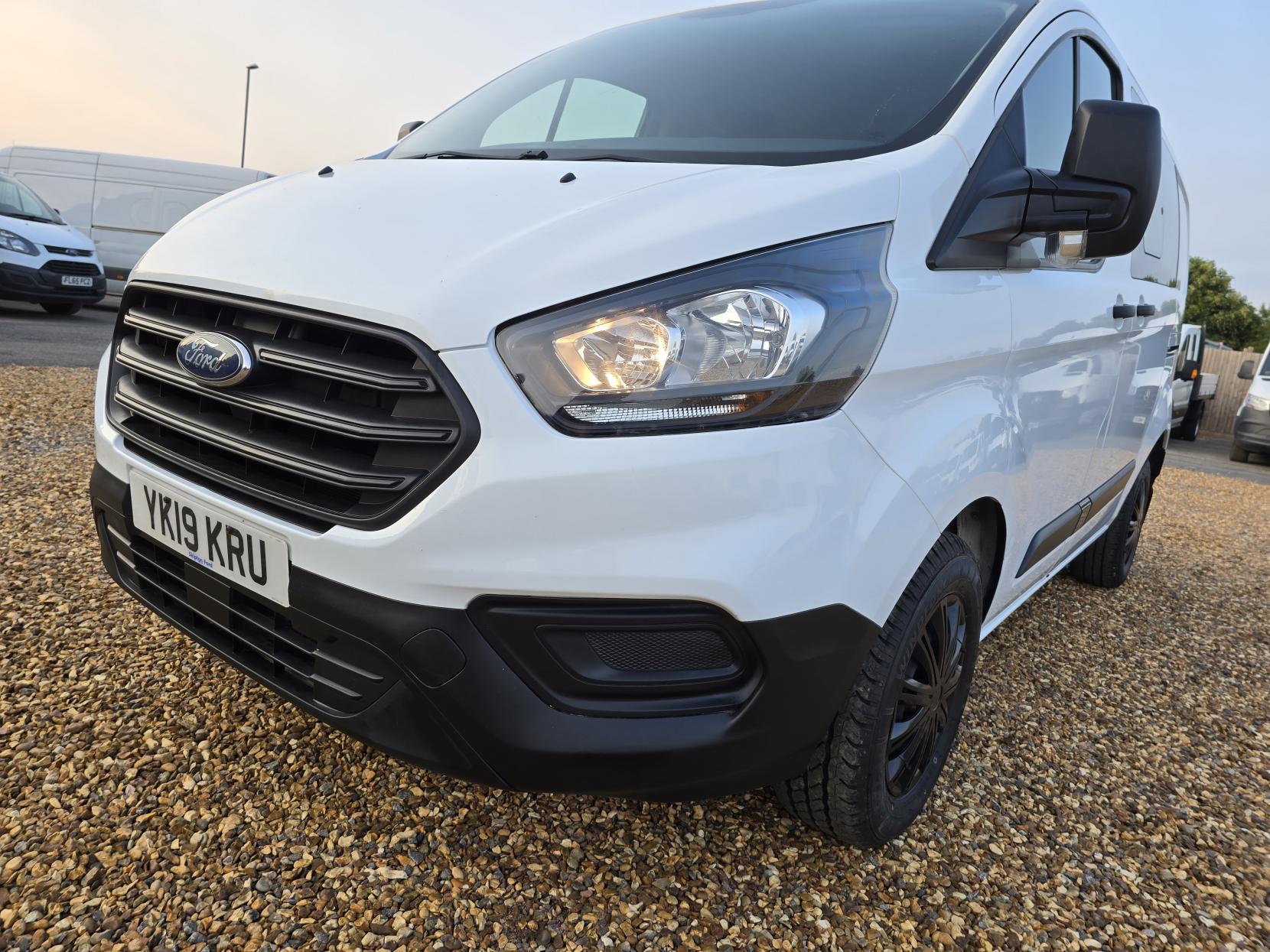 Ford Transit Custom 2.0 280 EcoBlue Crew Van Double Cab 5dr Diesel Manual L1 H1 Euro 6 (5 Seat) (105 ps)