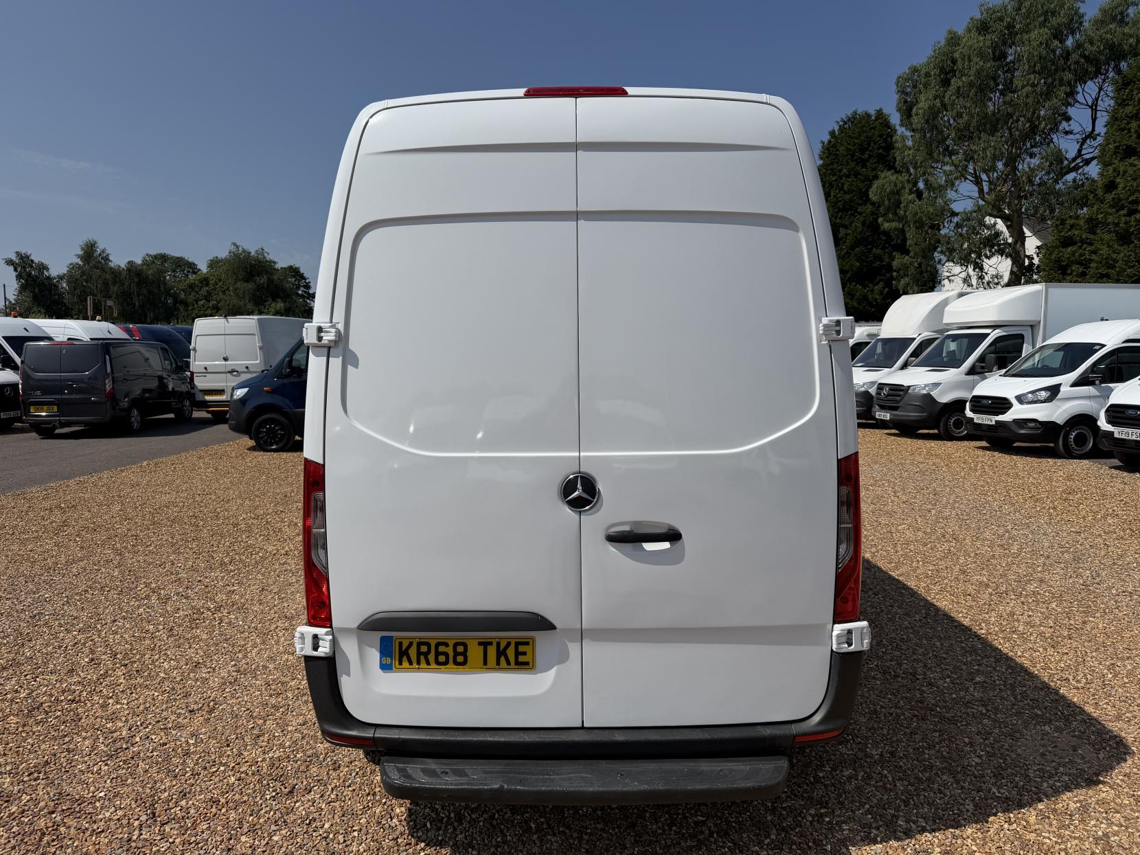 2018 Mercedes-Benz Sprinter 2.1 314 CDI Panel Van 5dr Diesel Manual FWD L2 H2 Euro 6 (143 ps) - Thumbnail 10