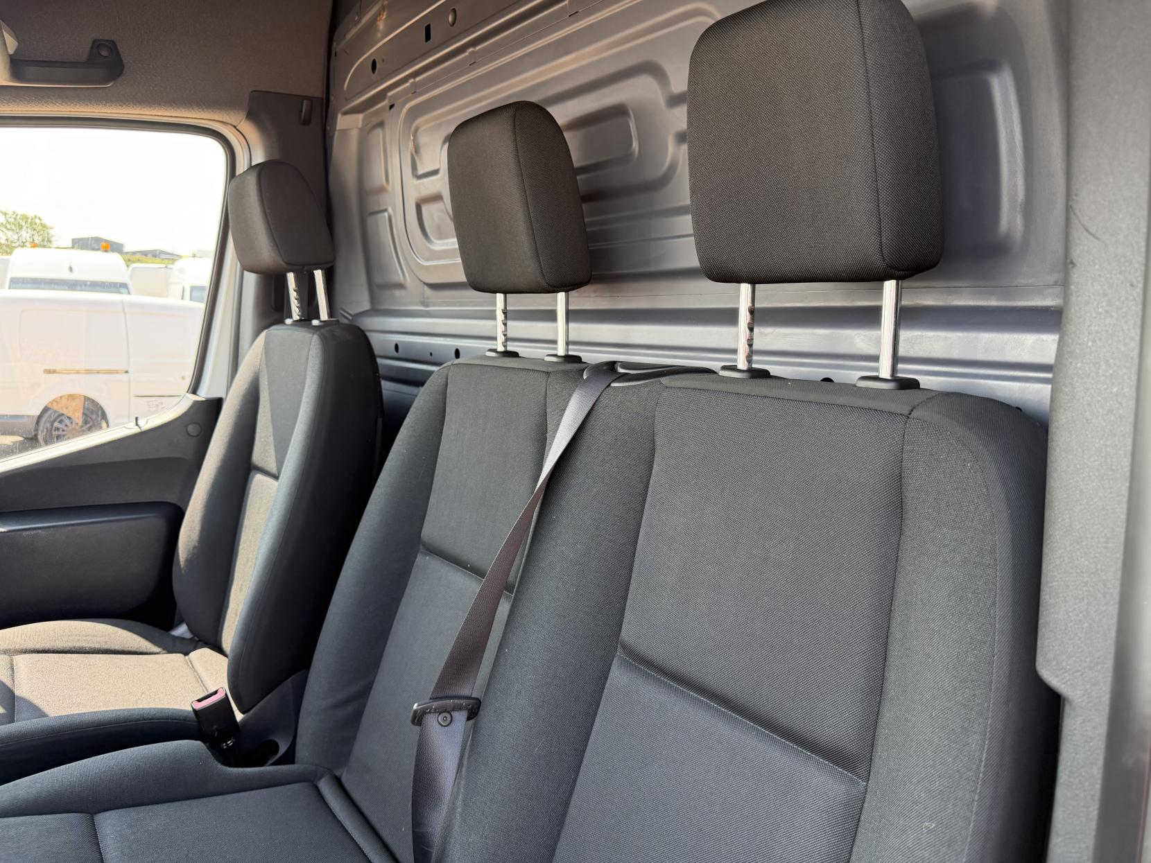 2018 Mercedes-Benz Sprinter 2.1 314 CDI Panel Van 5dr Diesel Manual FWD L2 H2 Euro 6 (143 ps) - Thumbnail 17