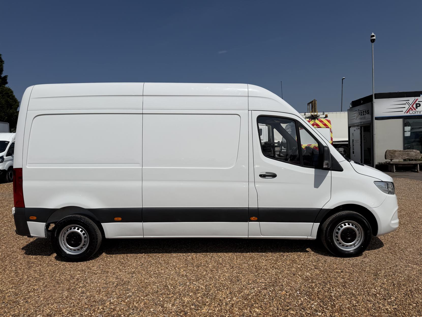 2018 Mercedes-Benz Sprinter 2.1 314 CDI Panel Van 5dr Diesel Manual FWD L2 H2 Euro 6 (143 ps) - Thumbnail 12