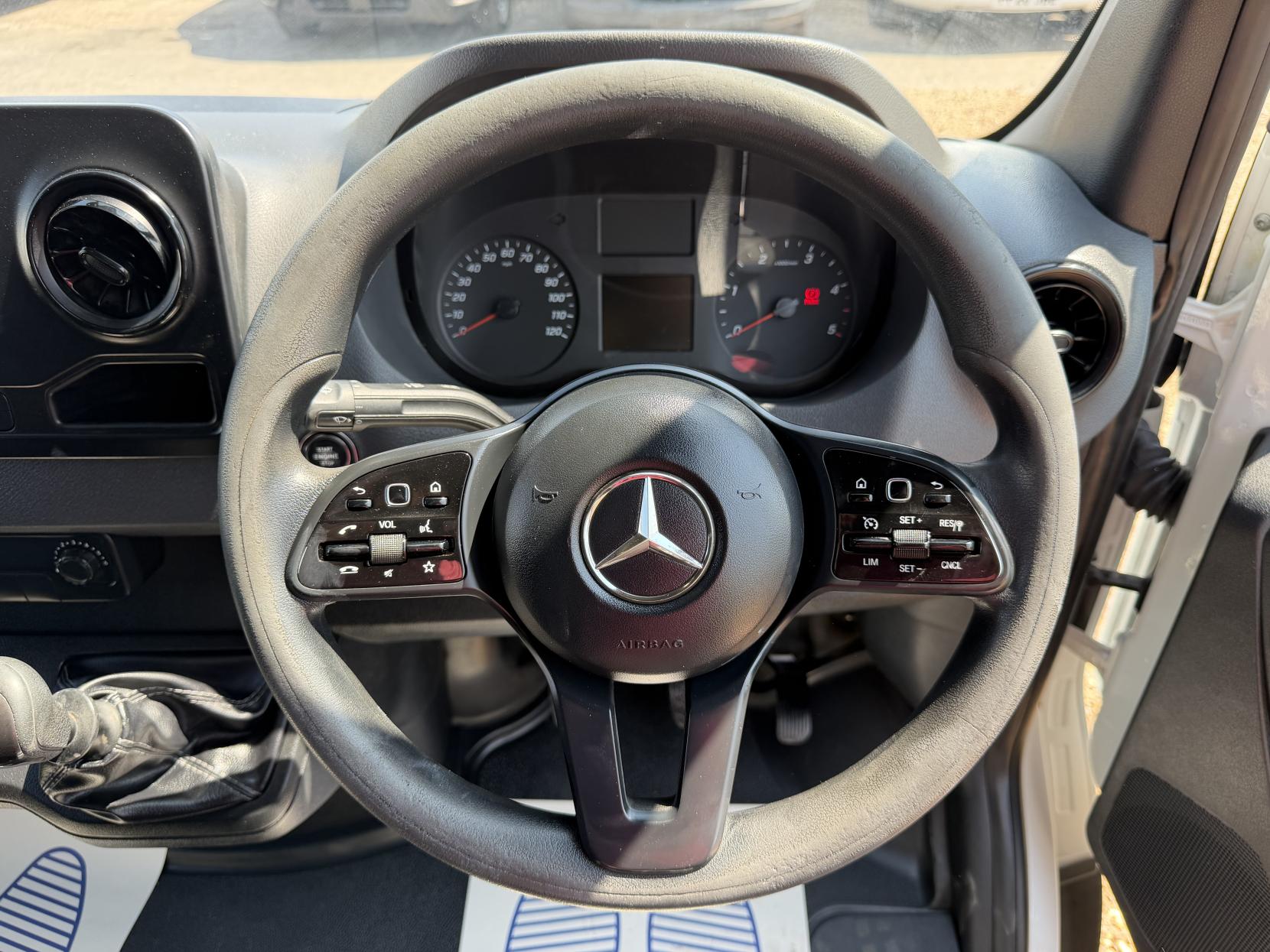2018 Mercedes-Benz Sprinter 2.1 314 CDI Panel Van 5dr Diesel Manual FWD L2 H2 Euro 6 (143 ps) - Thumbnail 35