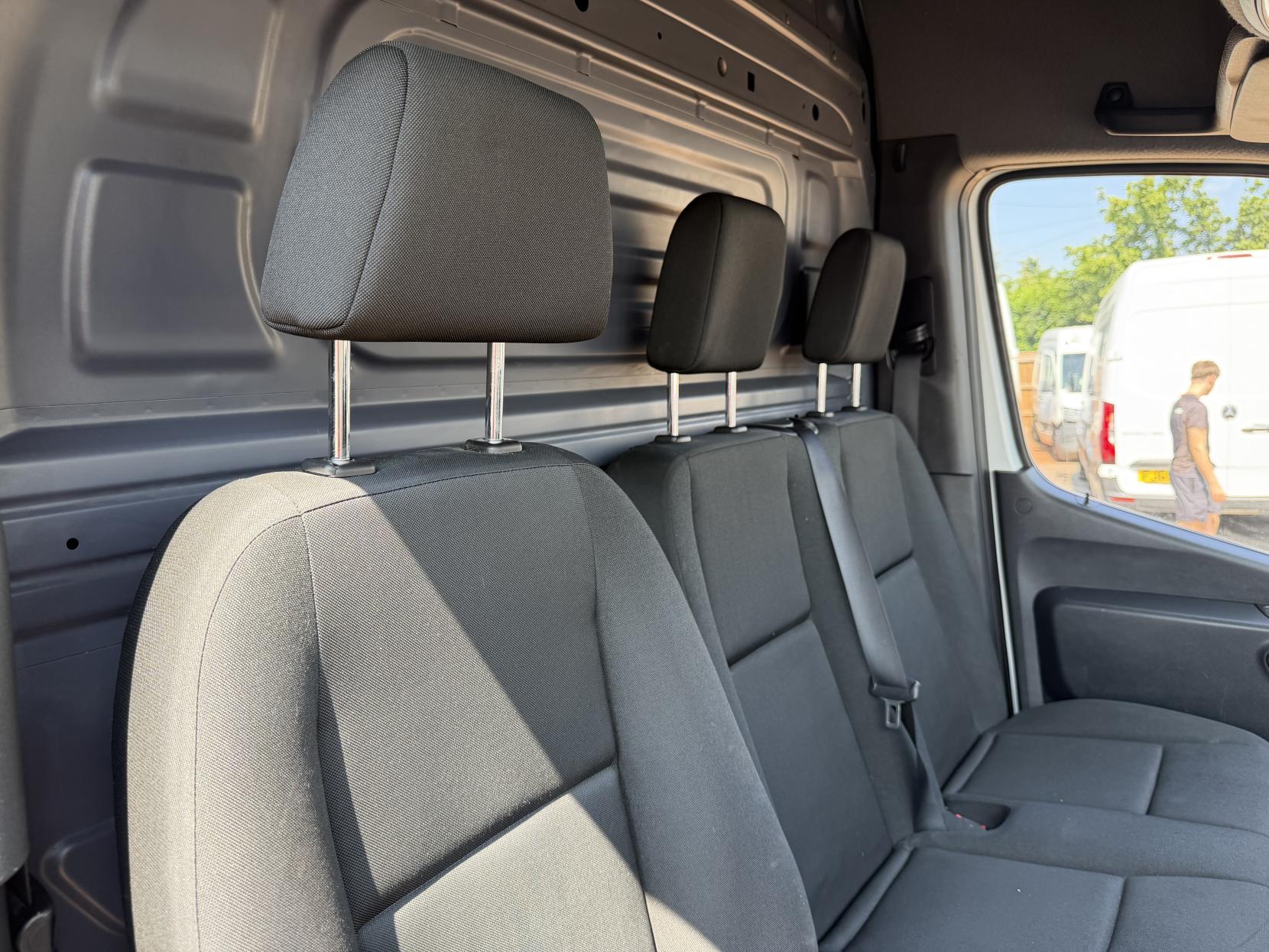 2018 Mercedes-Benz Sprinter 2.1 314 CDI Panel Van 5dr Diesel Manual FWD L2 H2 Euro 6 (143 ps) - Thumbnail 14
