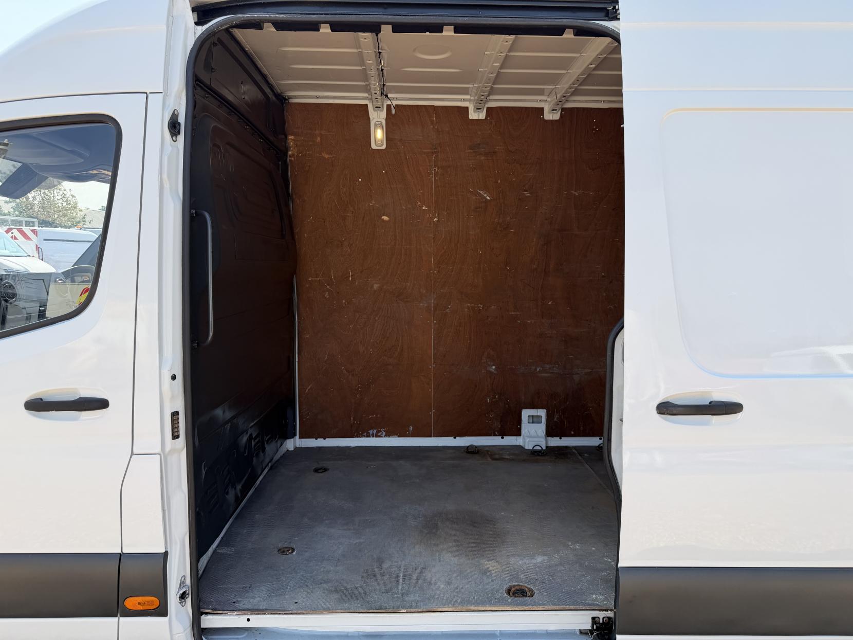 2018 Mercedes-Benz Sprinter 2.1 314 CDI Panel Van 5dr Diesel Manual FWD L2 H2 Euro 6 (143 ps) - Thumbnail 22
