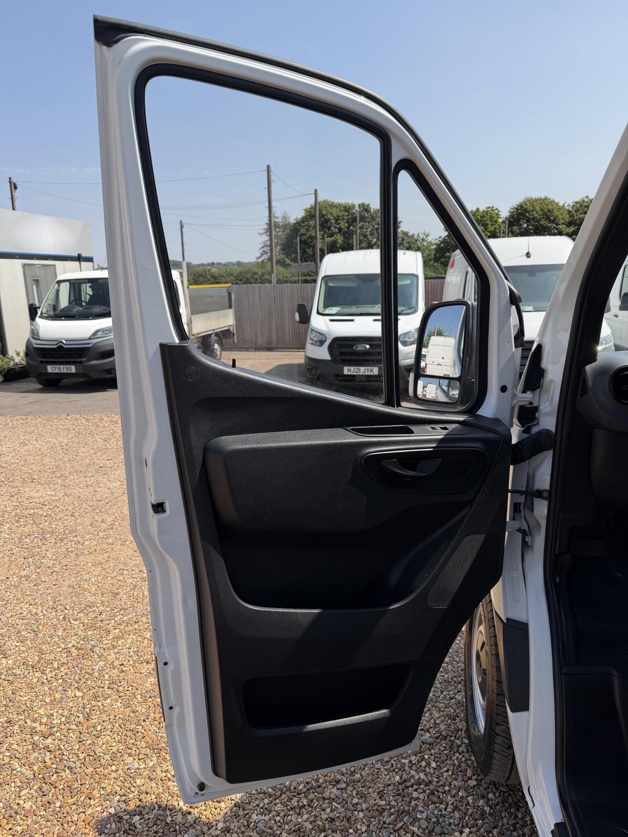 2018 Mercedes-Benz Sprinter 2.1 314 CDI Panel Van 5dr Diesel Manual FWD L2 H2 Euro 6 (143 ps) - Thumbnail 19