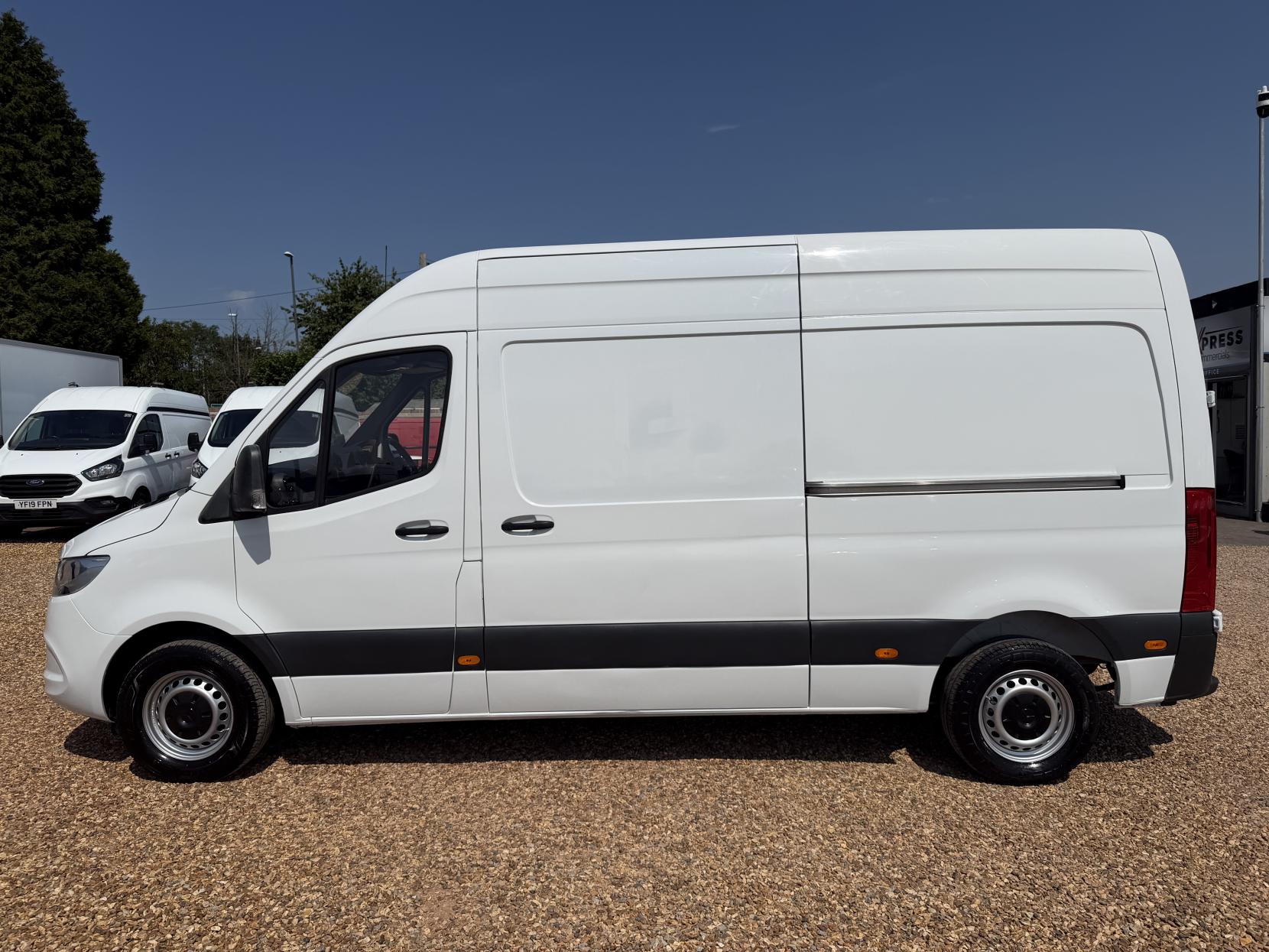 2018 Mercedes-Benz Sprinter 2.1 314 CDI Panel Van 5dr Diesel Manual FWD L2 H2 Euro 6 (143 ps) - Thumbnail 8