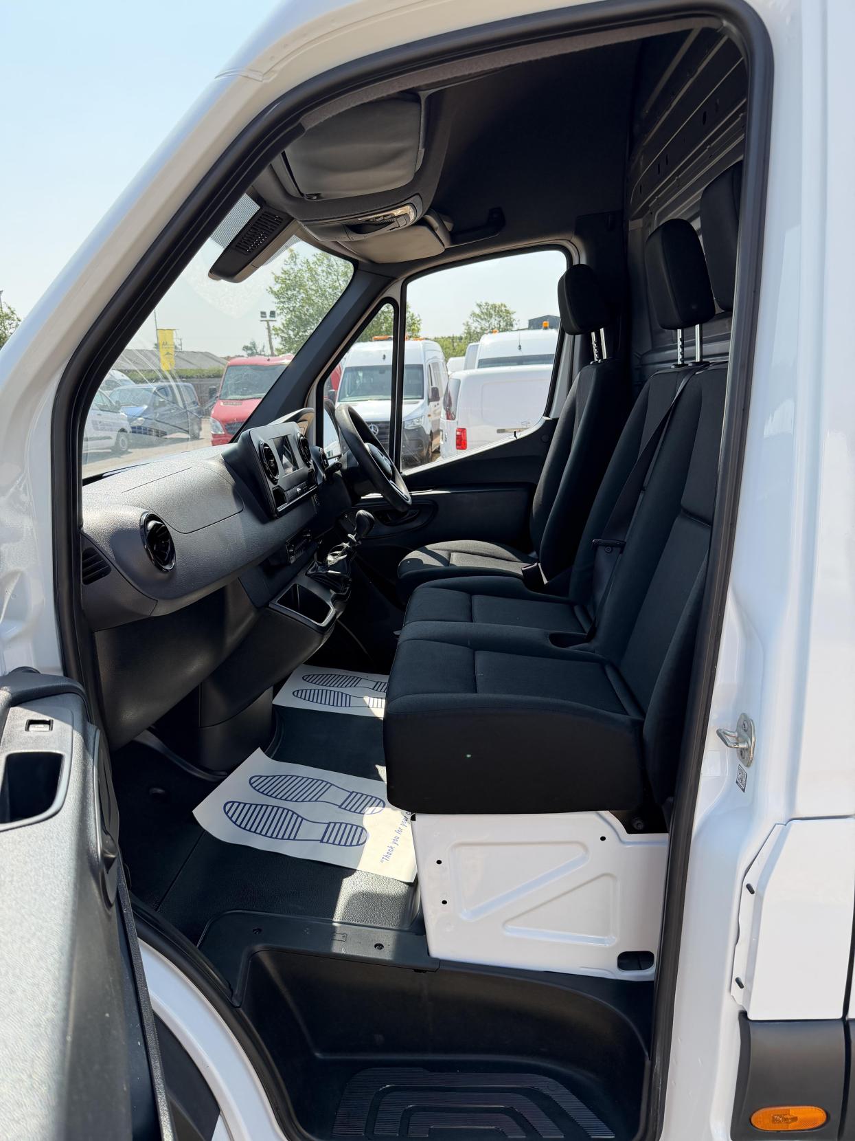 2018 Mercedes-Benz Sprinter 2.1 314 CDI Panel Van 5dr Diesel Manual FWD L2 H2 Euro 6 (143 ps) - Thumbnail 18