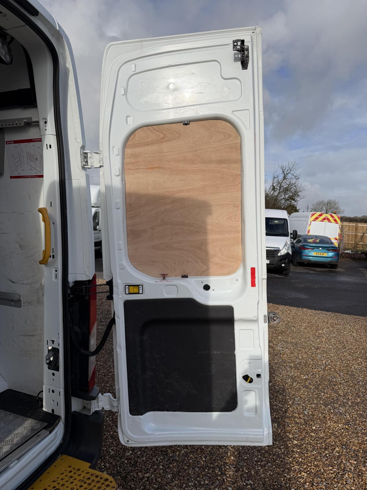 Ford Transit 2.0 350 EcoBlue Panel Van 5dr Diesel Manual RWD L2 H3 Euro 6 (130 ps)