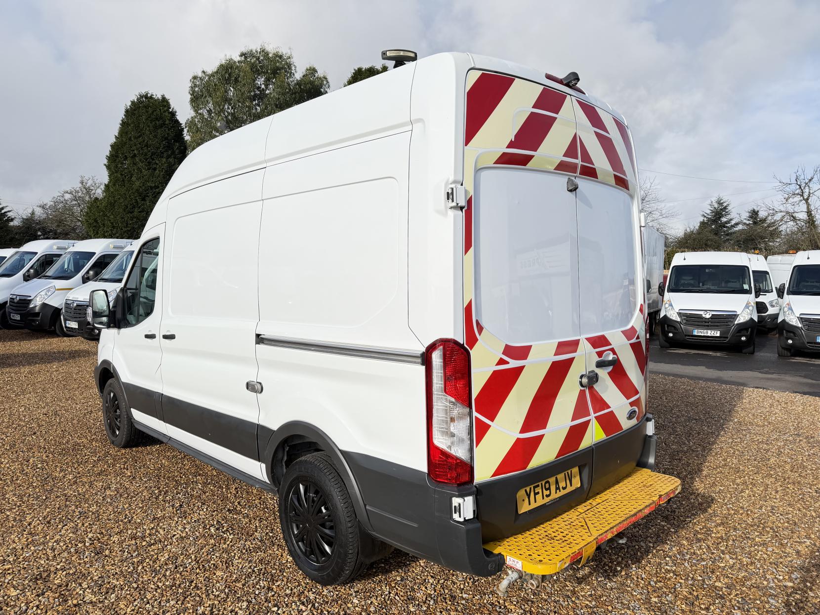 Ford Transit 2.0 350 EcoBlue Panel Van 5dr Diesel Manual RWD L2 H3 Euro 6 (130 ps)