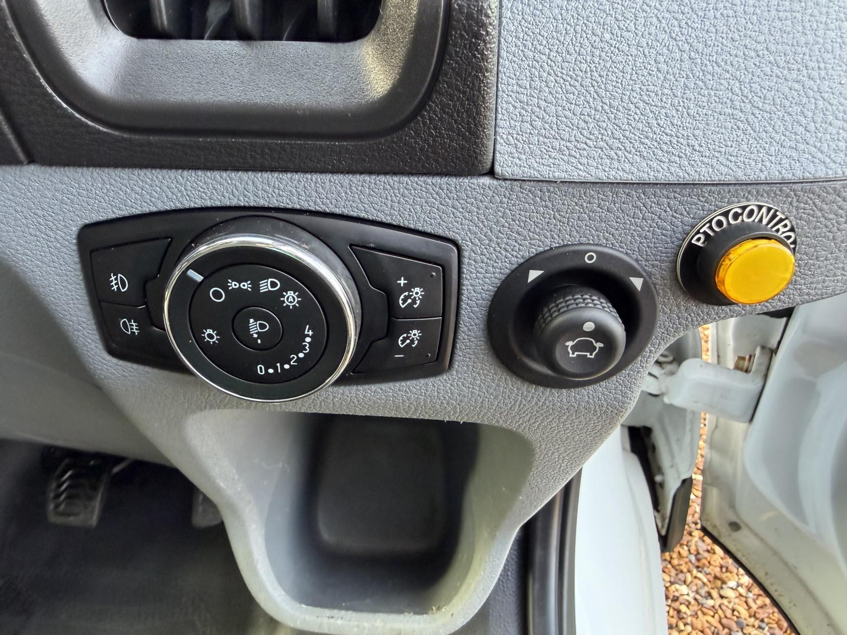 Ford Transit 2.0 350 EcoBlue Panel Van 5dr Diesel Manual RWD L2 H3 Euro 6 (130 ps)