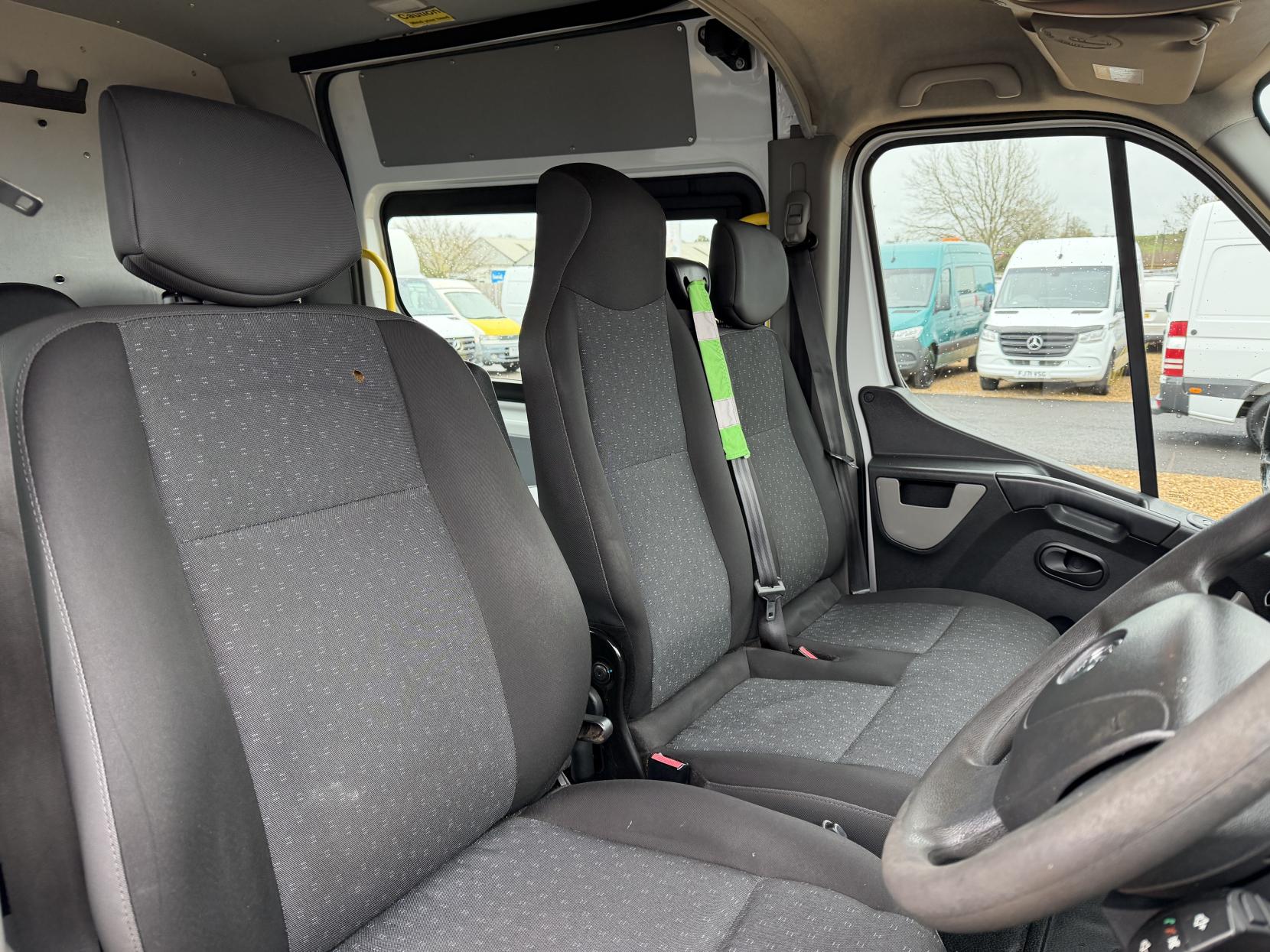 Vauxhall Movano 2.3 CDTi 3500 Panel Van 5dr Diesel Manual FWD L2 H2 Euro 6 (130 ps)