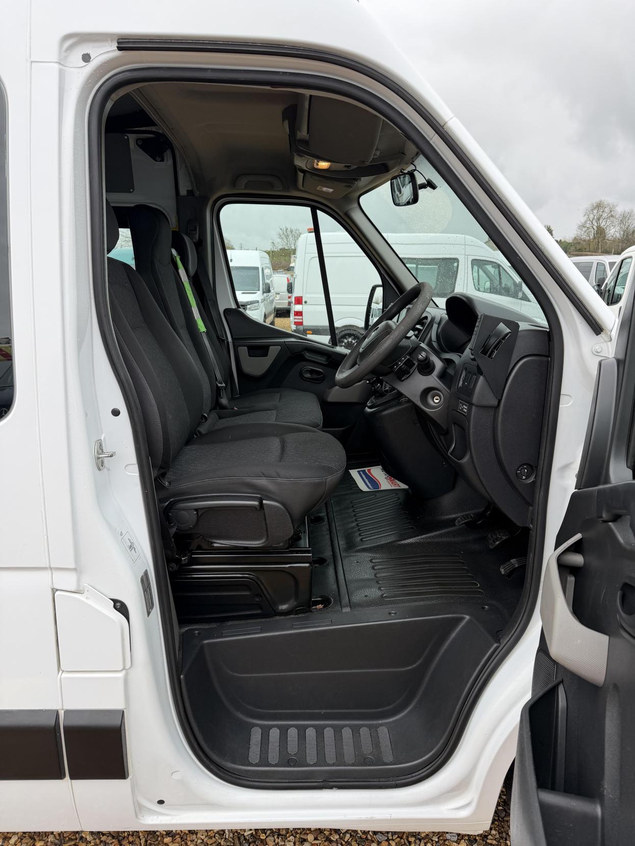 Vauxhall Movano 2.3 CDTi 3500 Panel Van 5dr Diesel Manual FWD L2 H2 Euro 6 (130 ps)