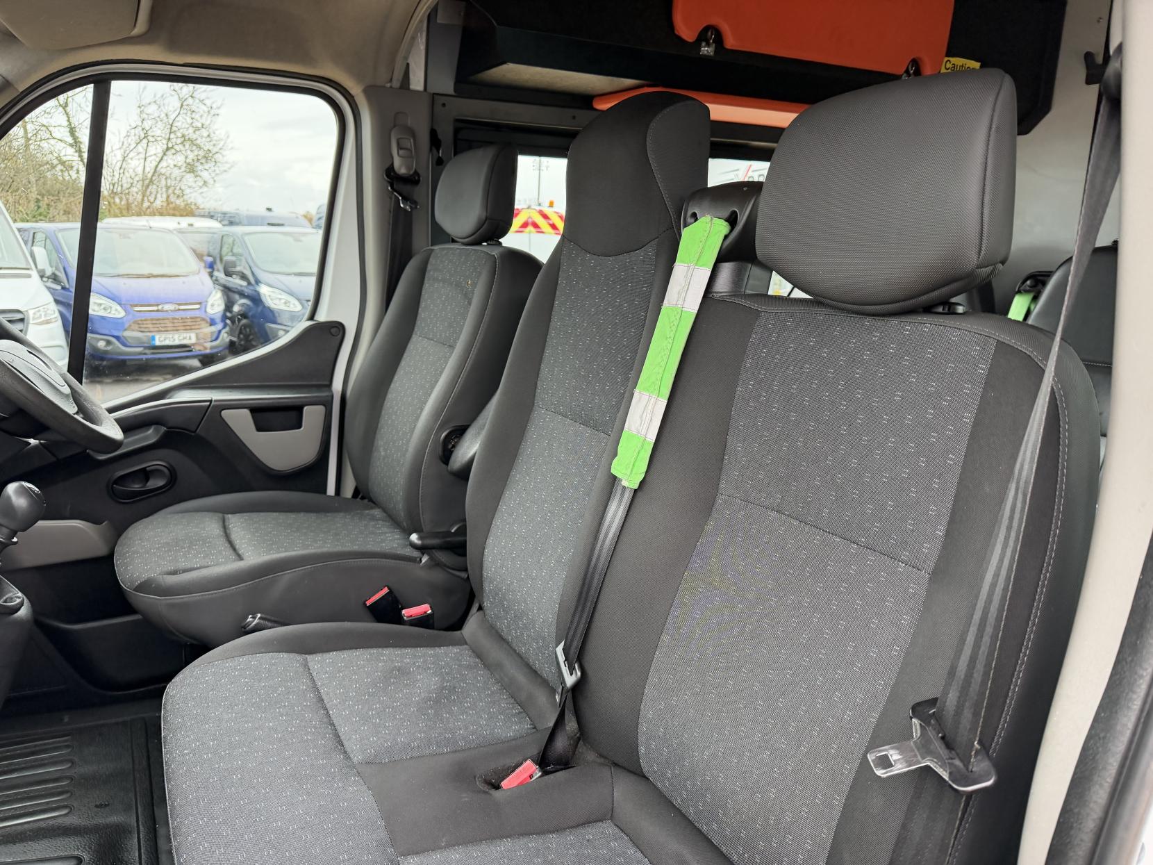 Vauxhall Movano 2.3 CDTi 3500 Panel Van 5dr Diesel Manual FWD L2 H2 Euro 6 (130 ps)