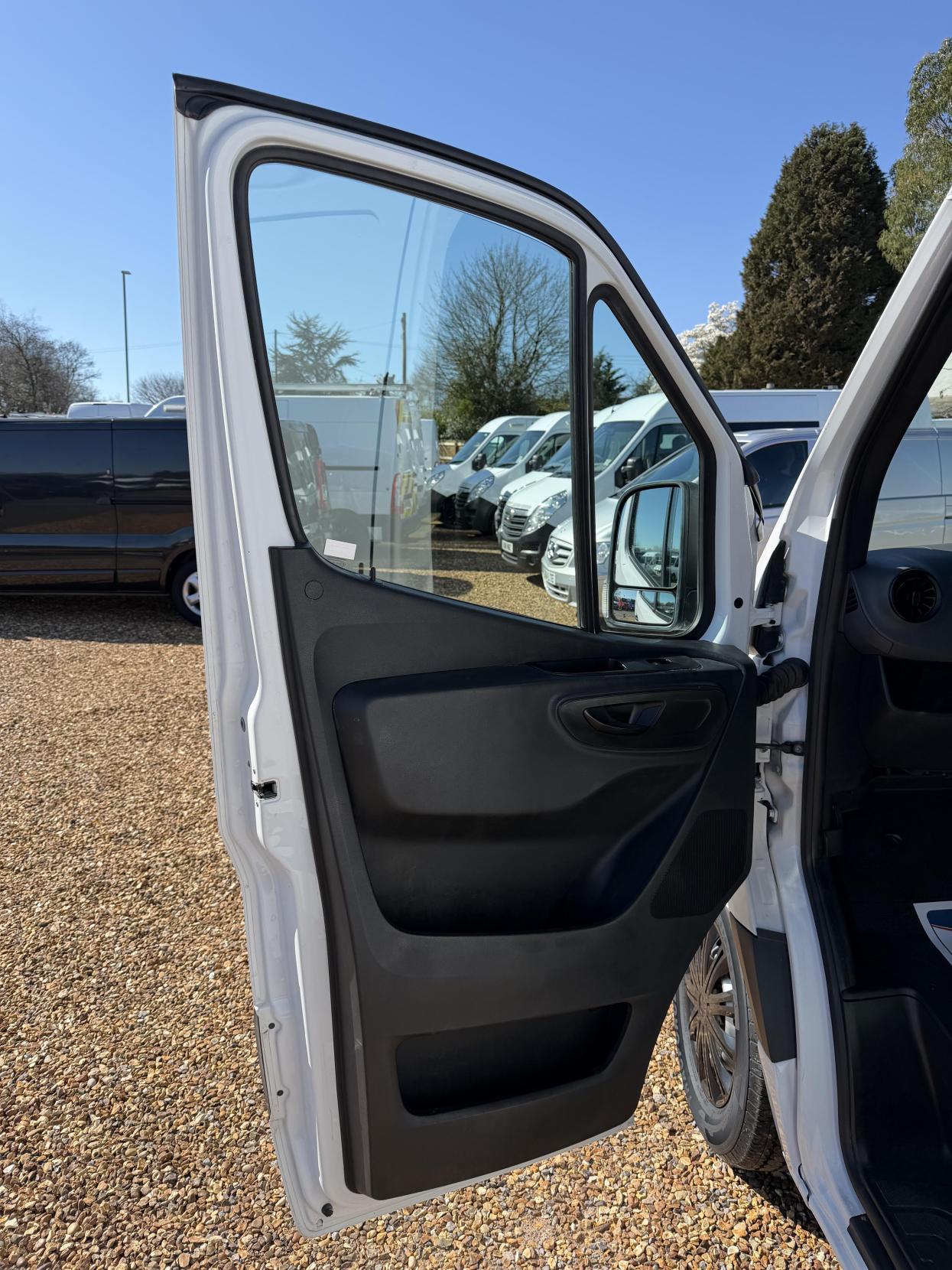 Mercedes-Benz Sprinter 2.1 316 CDI Panel Van 5dr Diesel Manual RWD L2 H2 Euro 6 (163 ps)