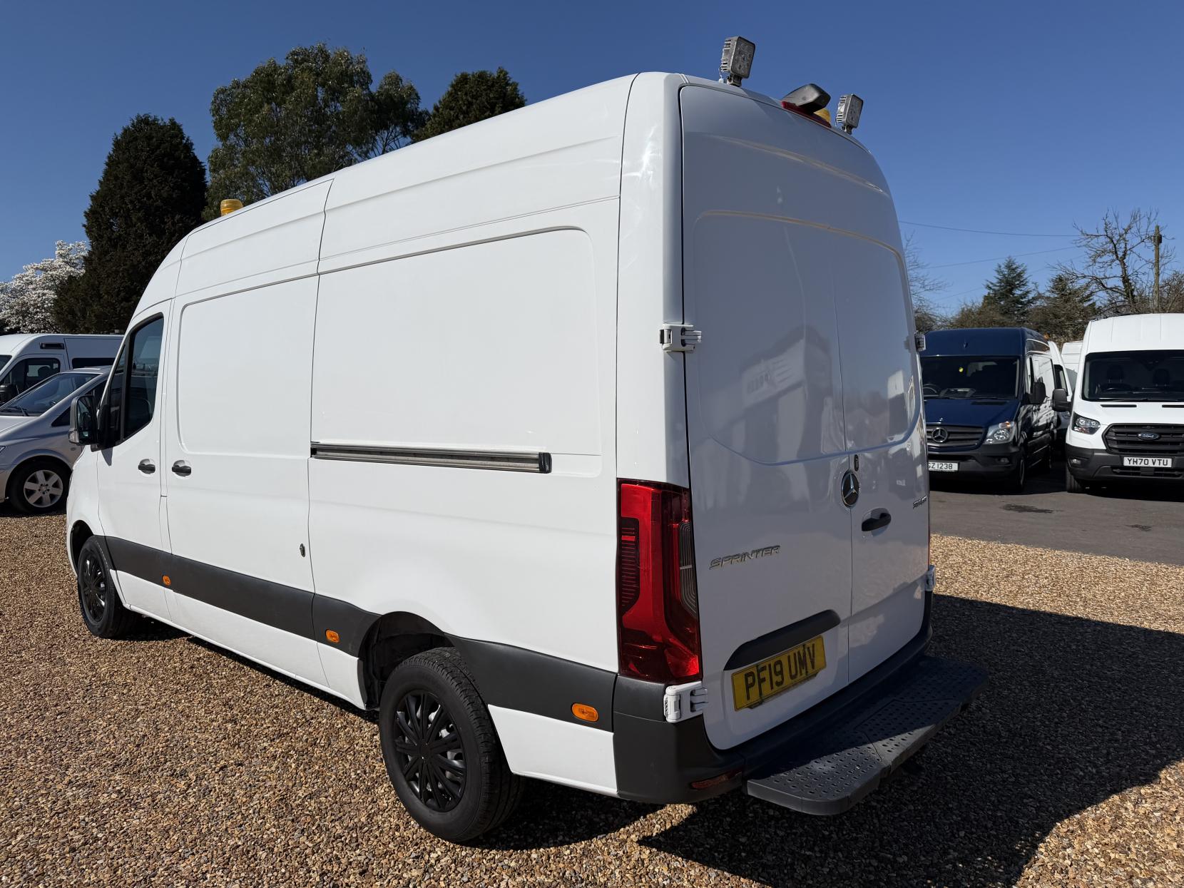 Mercedes-Benz Sprinter 2.1 316 CDI Panel Van 5dr Diesel Manual RWD L2 H2 Euro 6 (163 ps)