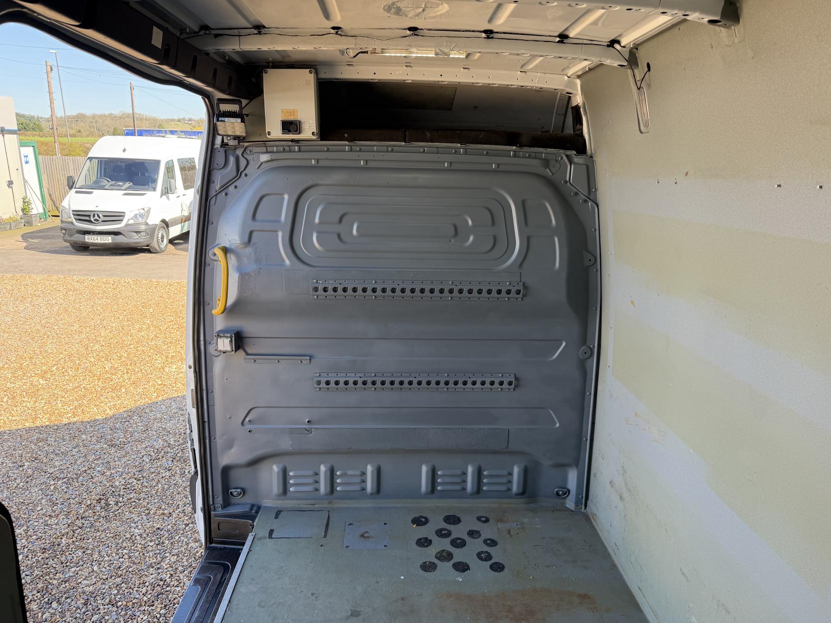 Mercedes-Benz Sprinter 2.1 316 CDI Panel Van 5dr Diesel Manual RWD L2 H2 Euro 6 (163 ps)