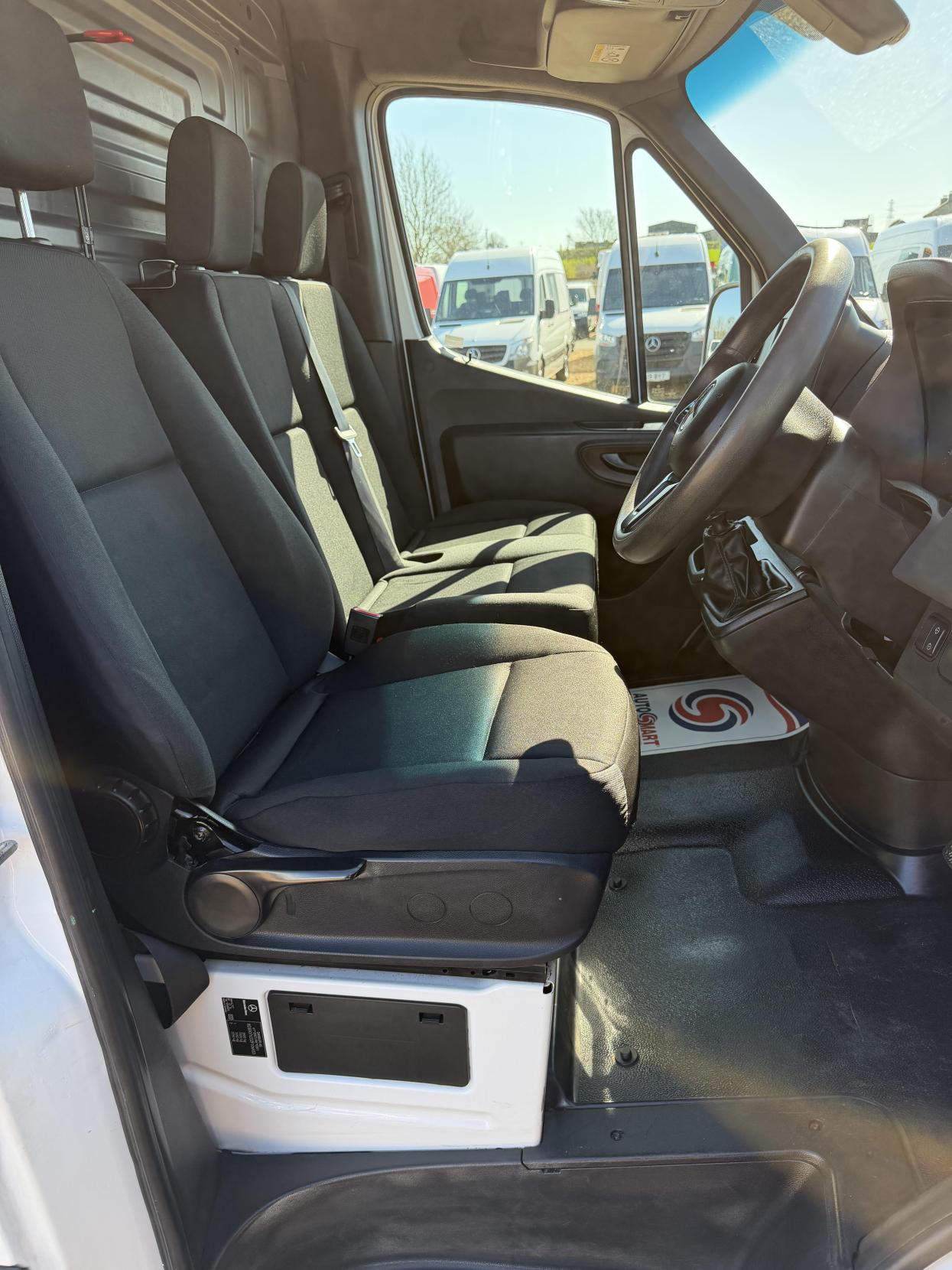 Mercedes-Benz Sprinter 2.1 316 CDI Panel Van 5dr Diesel Manual RWD L2 H2 Euro 6 (163 ps)