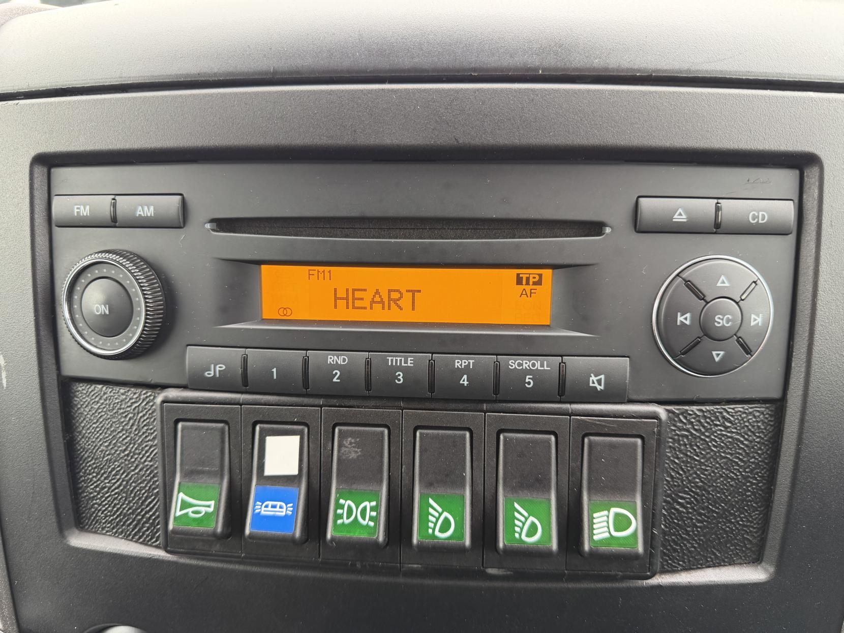 2009 Mercedes-Benz Sprinter 4x4 2.1 515 CDi Panel Van 5dr Diesel Manual RWD L2 (150 bhp) - Thumbnail 28