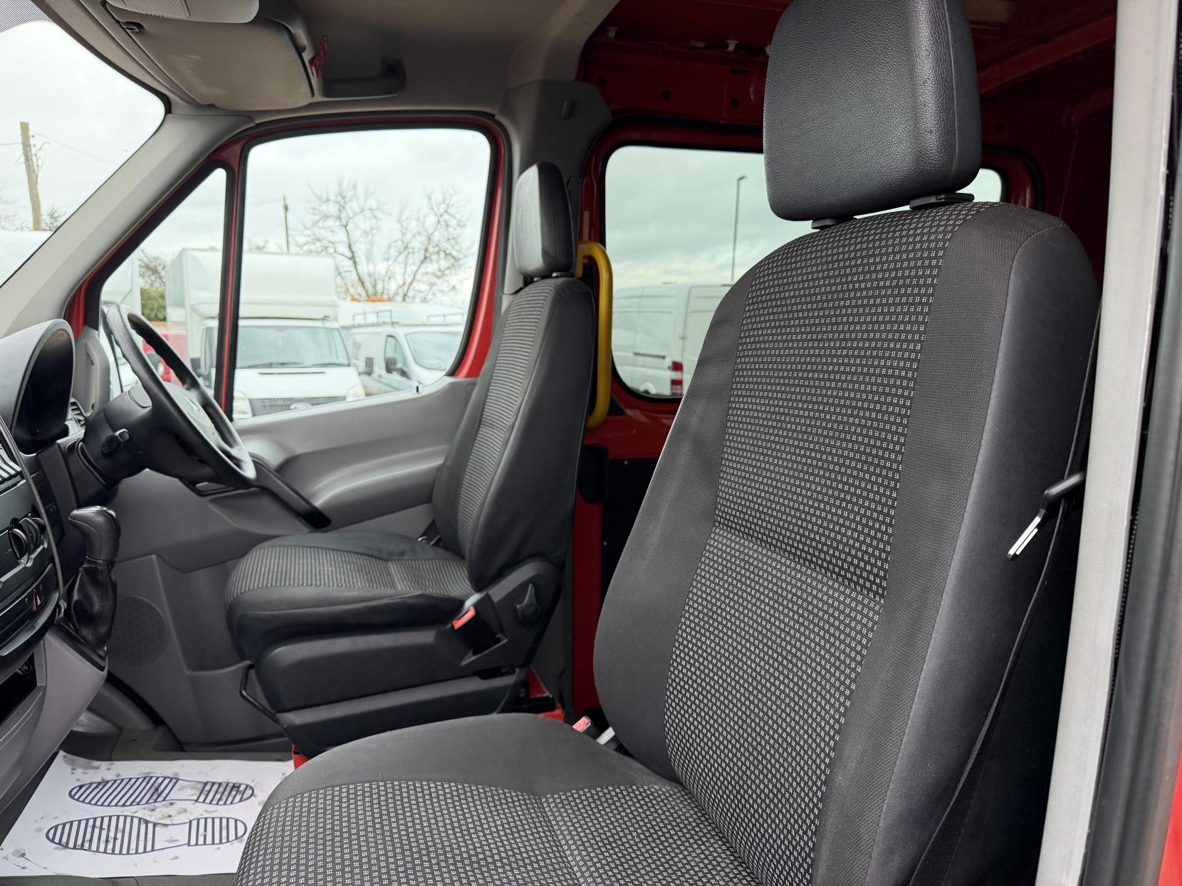 2009 Mercedes-Benz Sprinter 4x4 2.1 515 CDi Panel Van 5dr Diesel Manual RWD L2 (150 bhp) - Thumbnail 18