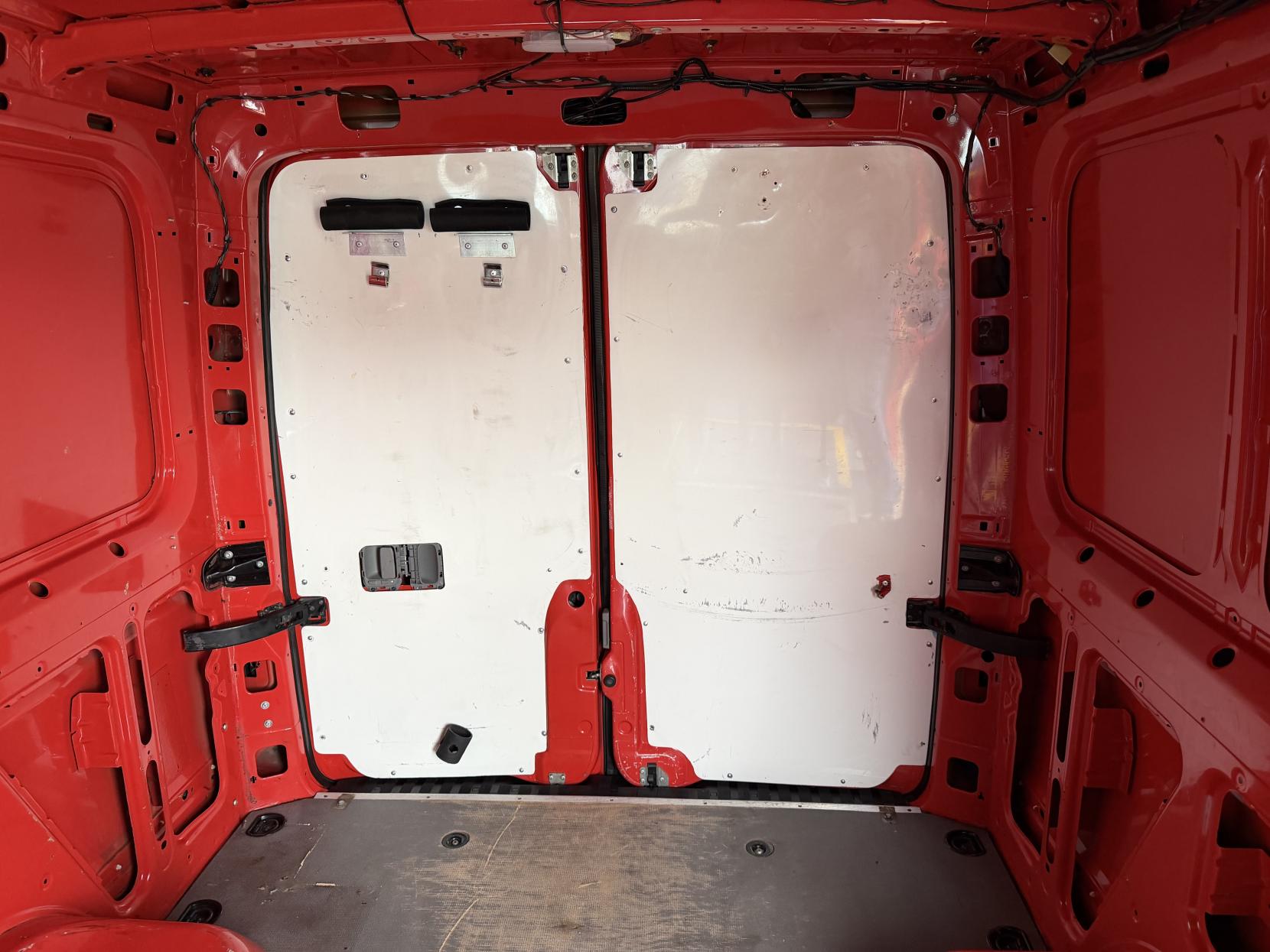 2009 Mercedes-Benz Sprinter 4x4 2.1 515 CDi Panel Van 5dr Diesel Manual RWD L2 (150 bhp) - Thumbnail 34