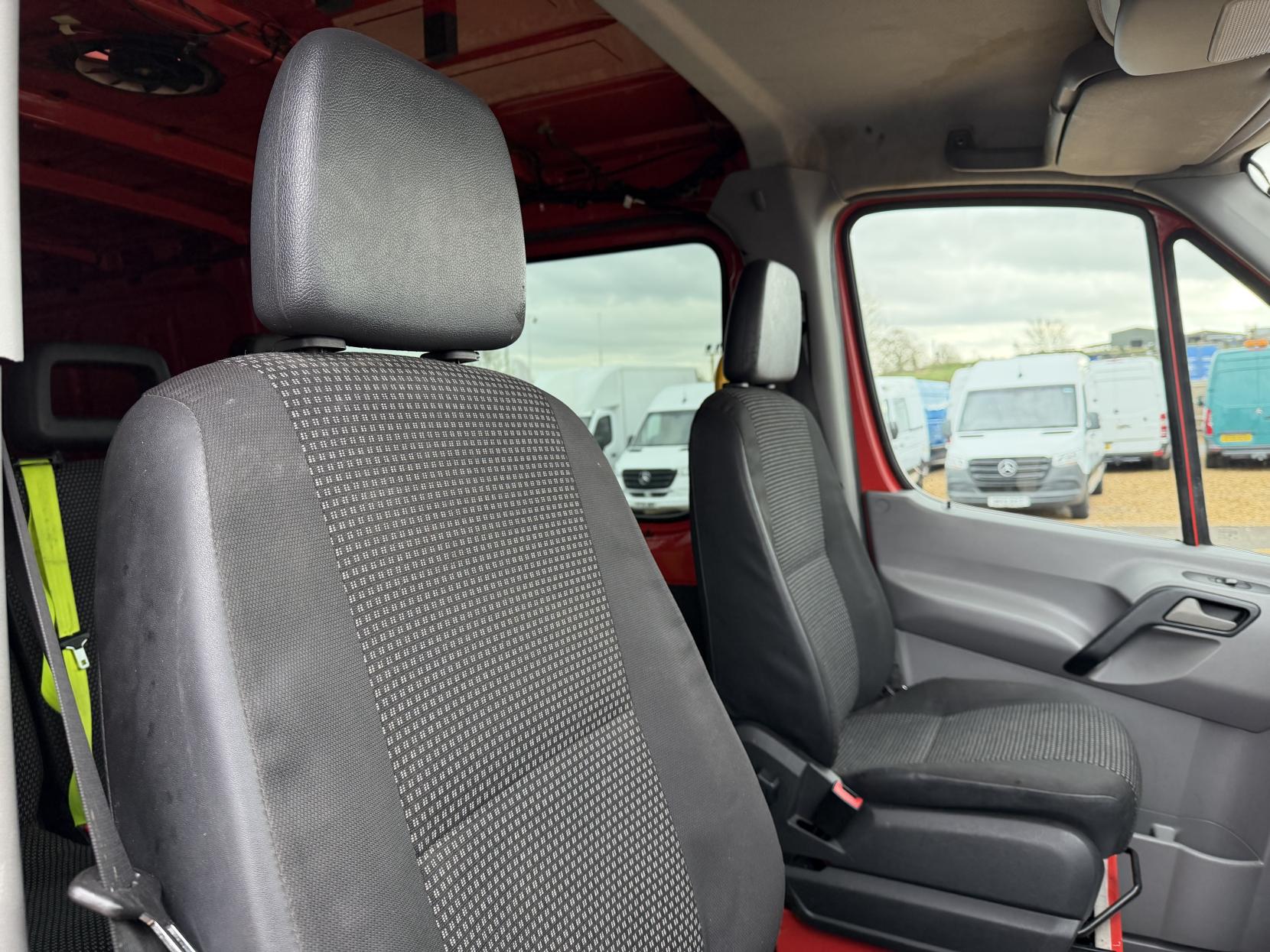 2009 Mercedes-Benz Sprinter 4x4 2.1 515 CDi Panel Van 5dr Diesel Manual RWD L2 (150 bhp) - Thumbnail 15