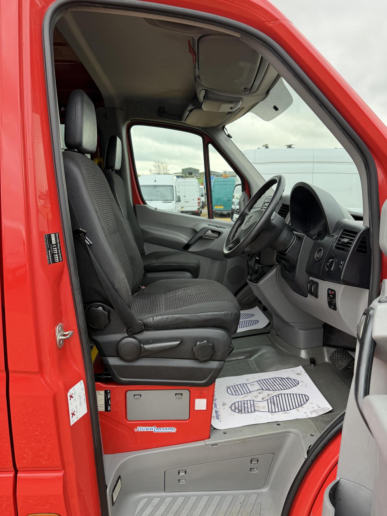 2009 Mercedes-Benz Sprinter 4x4 2.1 515 CDi Panel Van 5dr Diesel Manual RWD L2 (150 bhp) - Thumbnail 2