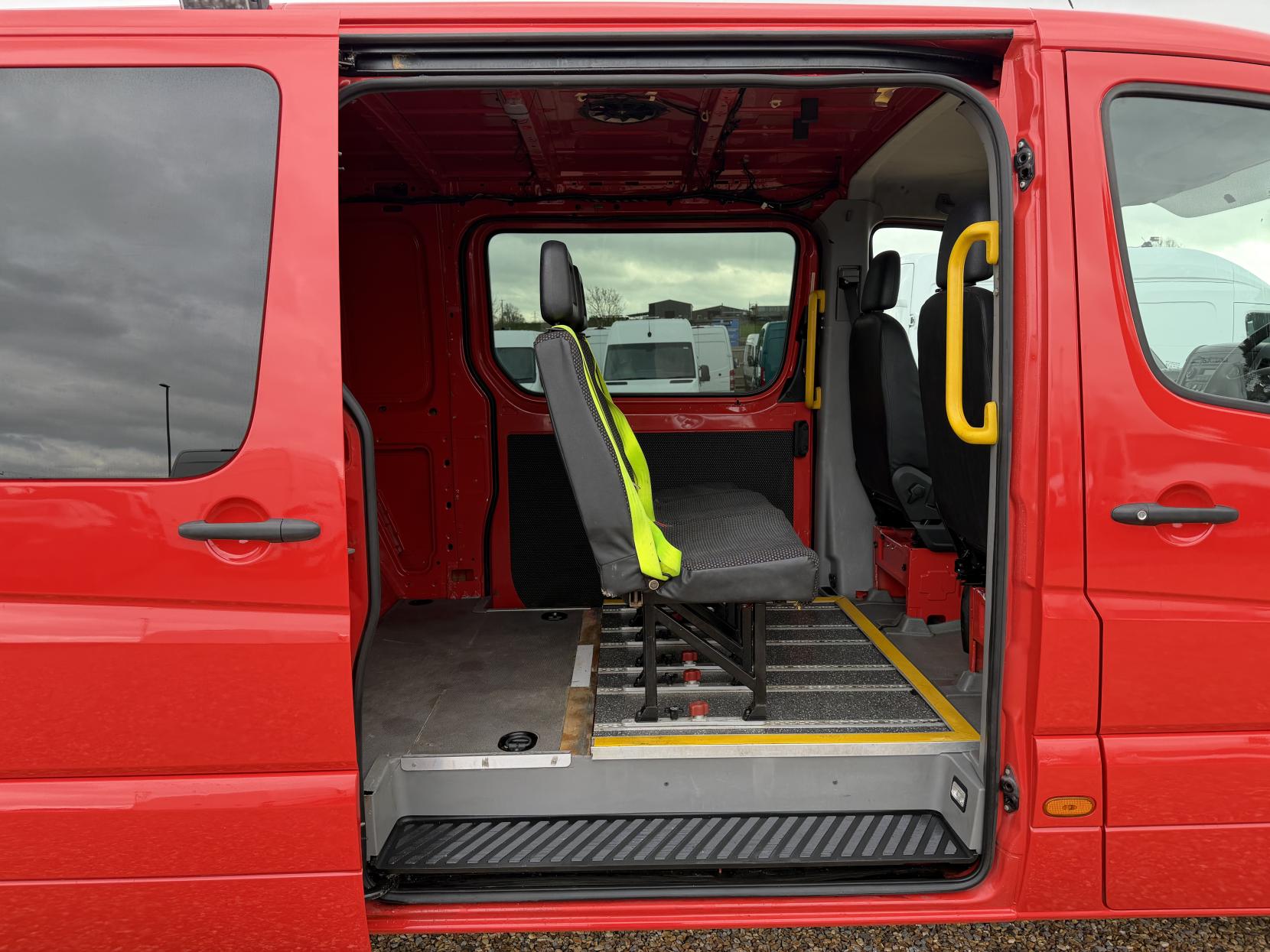 2009 Mercedes-Benz Sprinter 4x4 2.1 515 CDi Panel Van 5dr Diesel Manual RWD L2 (150 bhp) - Thumbnail 30