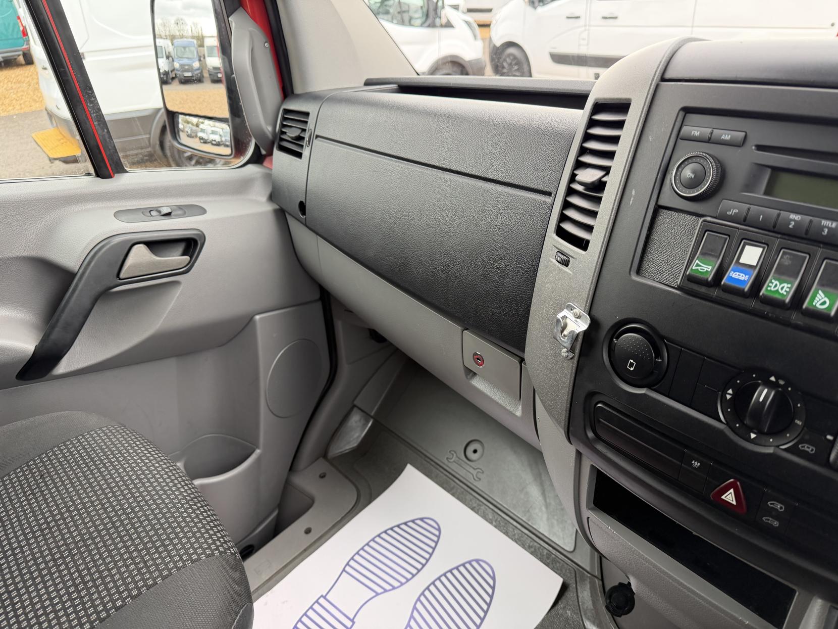 2009 Mercedes-Benz Sprinter 4x4 2.1 515 CDi Panel Van 5dr Diesel Manual RWD L2 (150 bhp) - Thumbnail 25