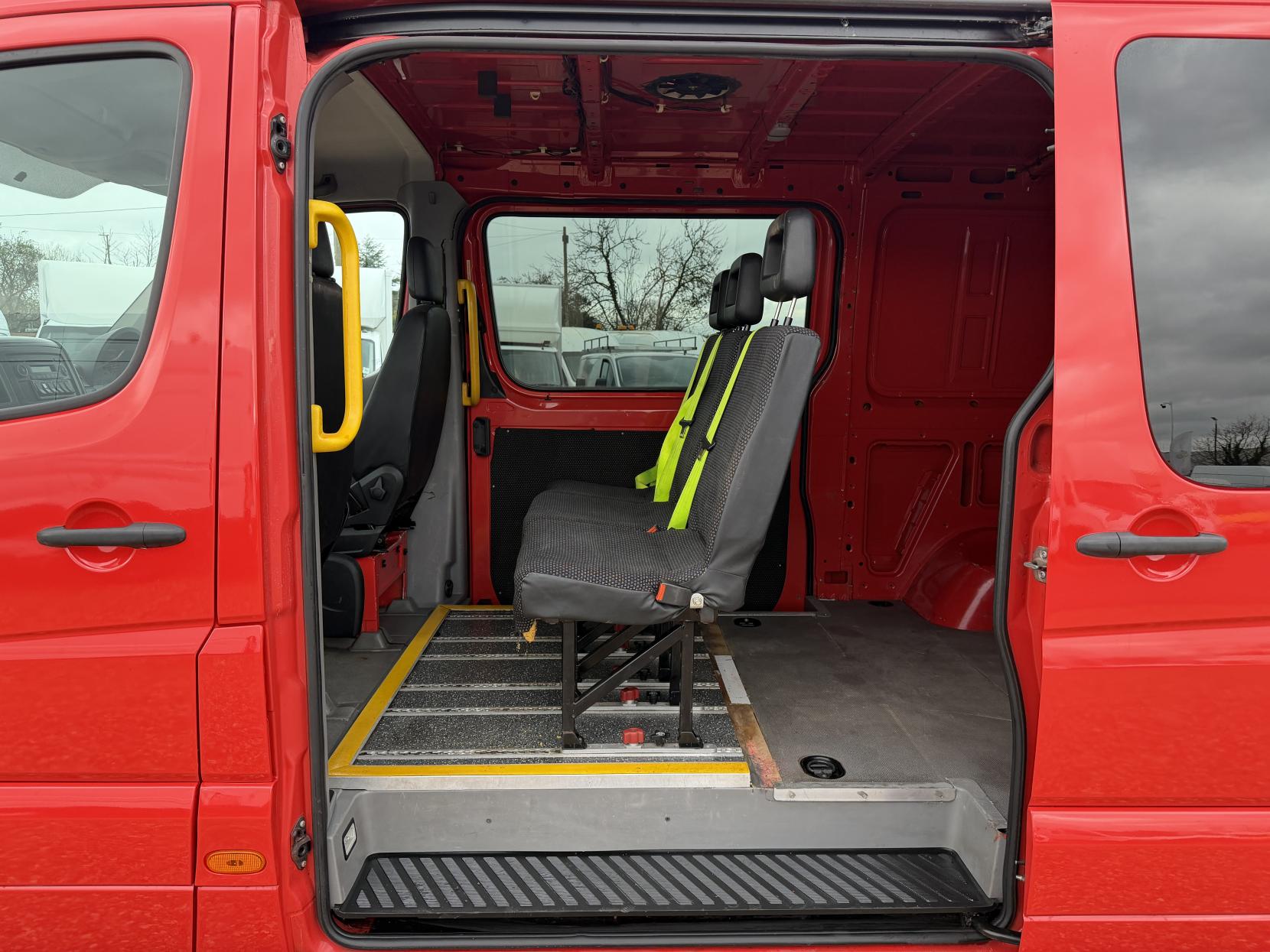 2009 Mercedes-Benz Sprinter 4x4 2.1 515 CDi Panel Van 5dr Diesel Manual RWD L2 (150 bhp) - Thumbnail 32