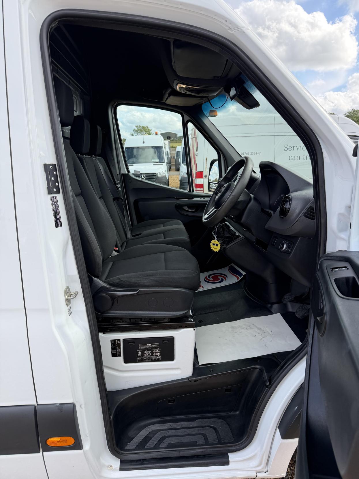 2019 Mercedes-Benz Sprinter 2.1 314 CDI Panel Van 5dr Diesel Manual RWD L2 H2 Euro 6 (143 ps) - Thumbnail 14