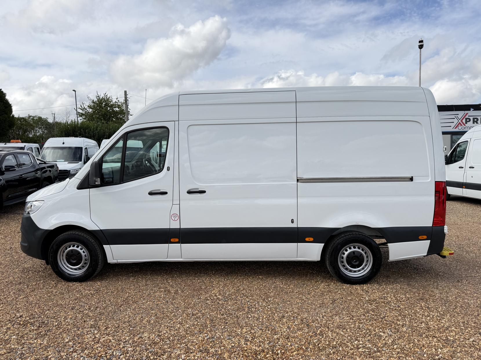 2019 Mercedes-Benz Sprinter 2.1 314 CDI Panel Van 5dr Diesel Manual RWD L2 H2 Euro 6 (143 ps) - Thumbnail 9