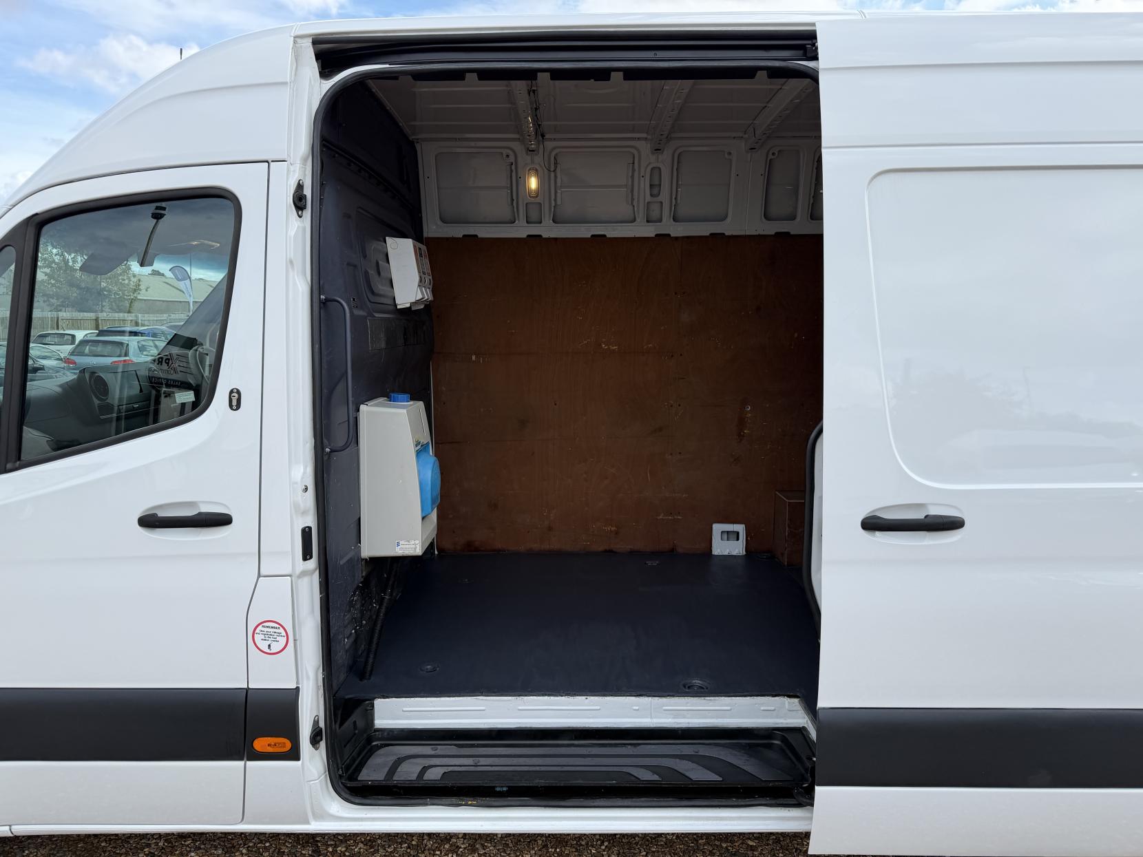 2019 Mercedes-Benz Sprinter 2.1 314 CDI Panel Van 5dr Diesel Manual RWD L2 H2 Euro 6 (143 ps) - Thumbnail 30