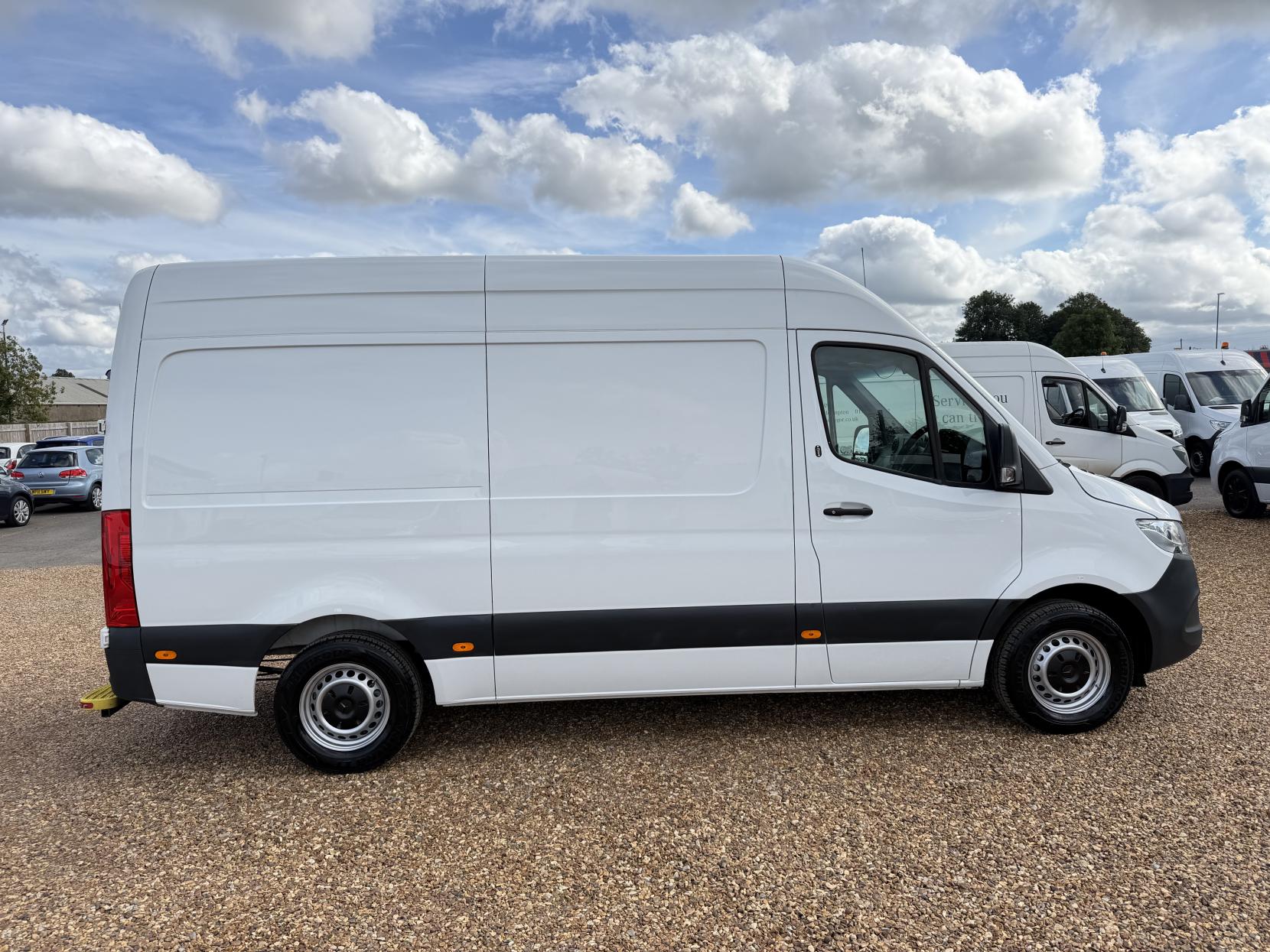2019 Mercedes-Benz Sprinter 2.1 314 CDI Panel Van 5dr Diesel Manual RWD L2 H2 Euro 6 (143 ps) - Thumbnail 13