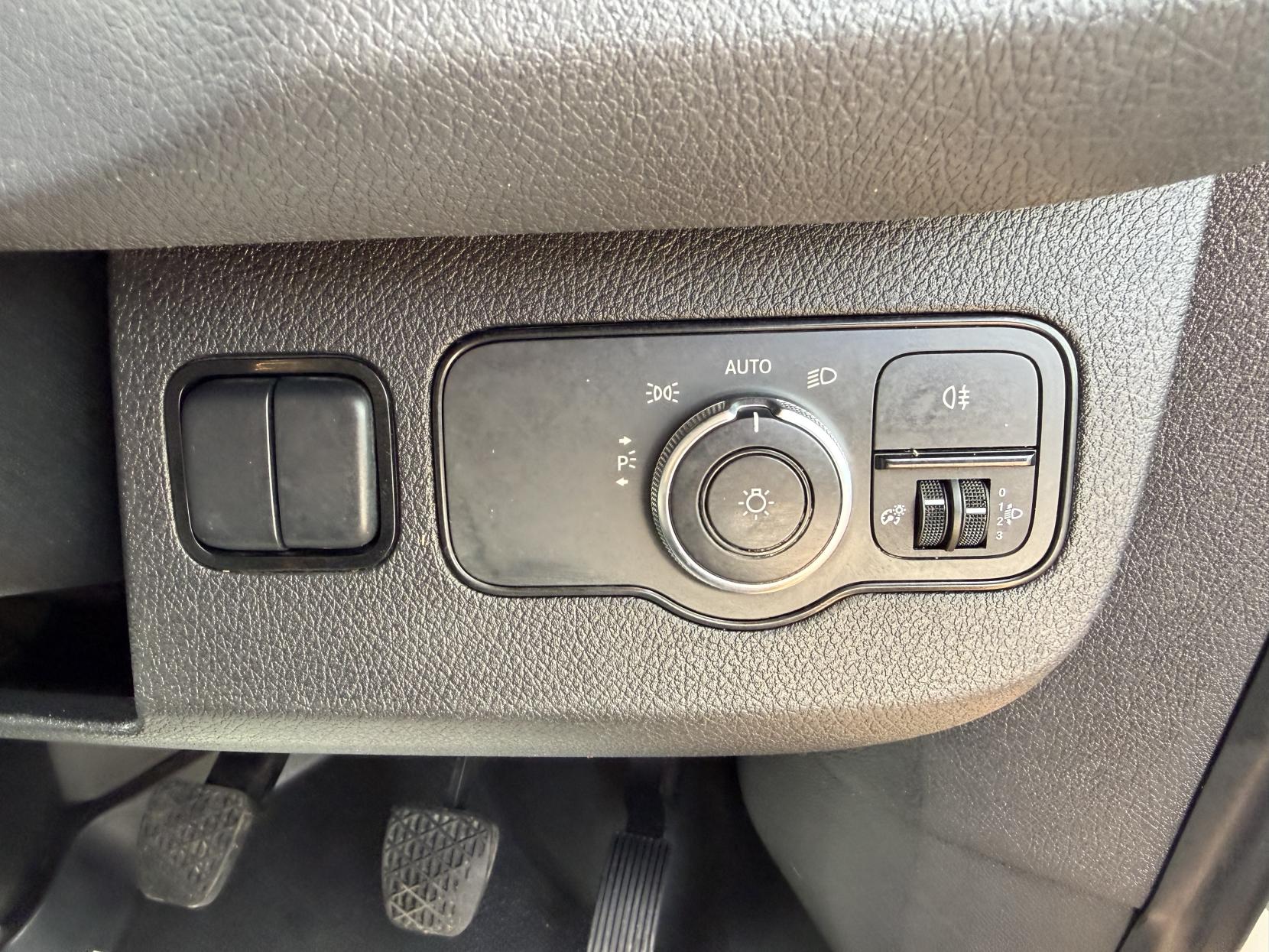 2019 Mercedes-Benz Sprinter 2.1 314 CDI Panel Van 5dr Diesel Manual RWD L2 H2 Euro 6 (143 ps) - Thumbnail 21