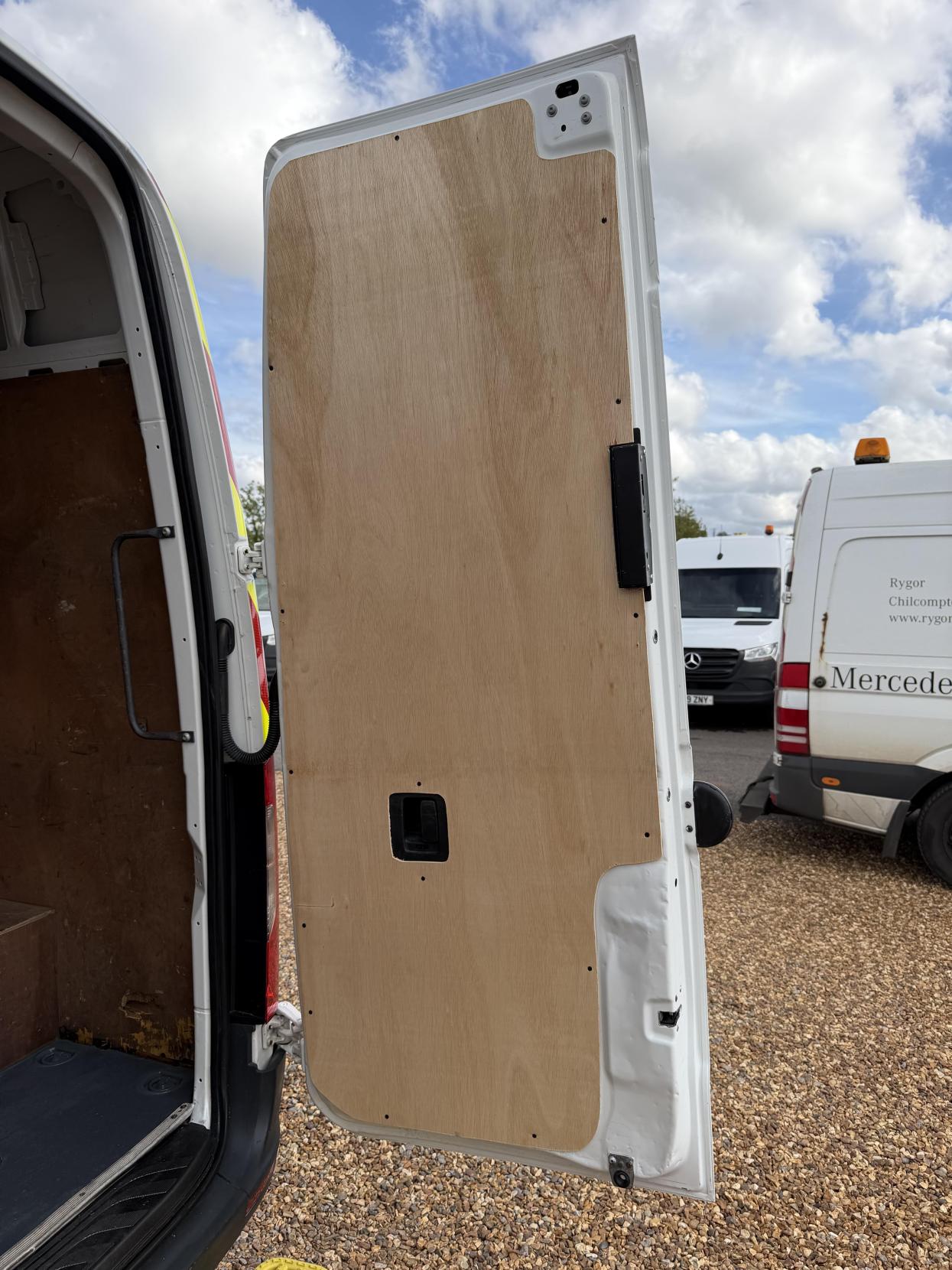 2019 Mercedes-Benz Sprinter 2.1 314 CDI Panel Van 5dr Diesel Manual RWD L2 H2 Euro 6 (143 ps) - Thumbnail 43