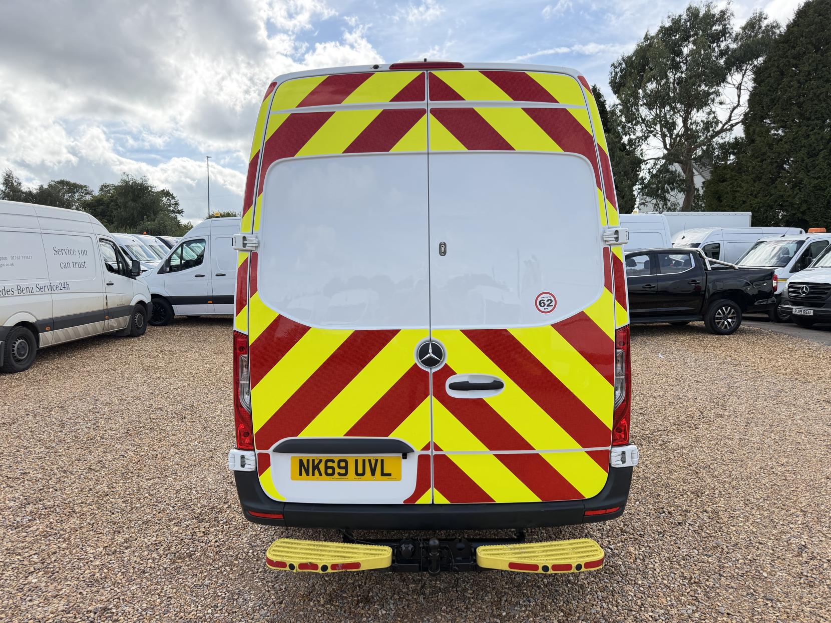2019 Mercedes-Benz Sprinter 2.1 314 CDI Panel Van 5dr Diesel Manual RWD L2 H2 Euro 6 (143 ps) - Thumbnail 11