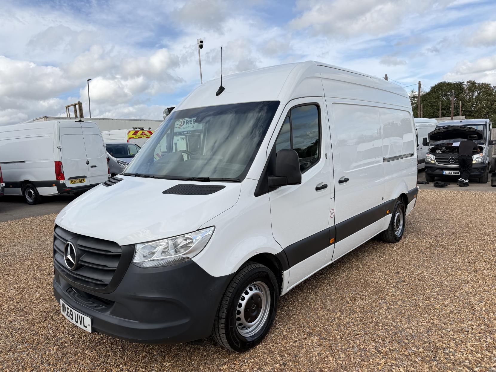 2019 Mercedes-Benz Sprinter 2.1 314 CDI Panel Van 5dr Diesel Manual RWD L2 H2 Euro 6 (143 ps) - Thumbnail 8