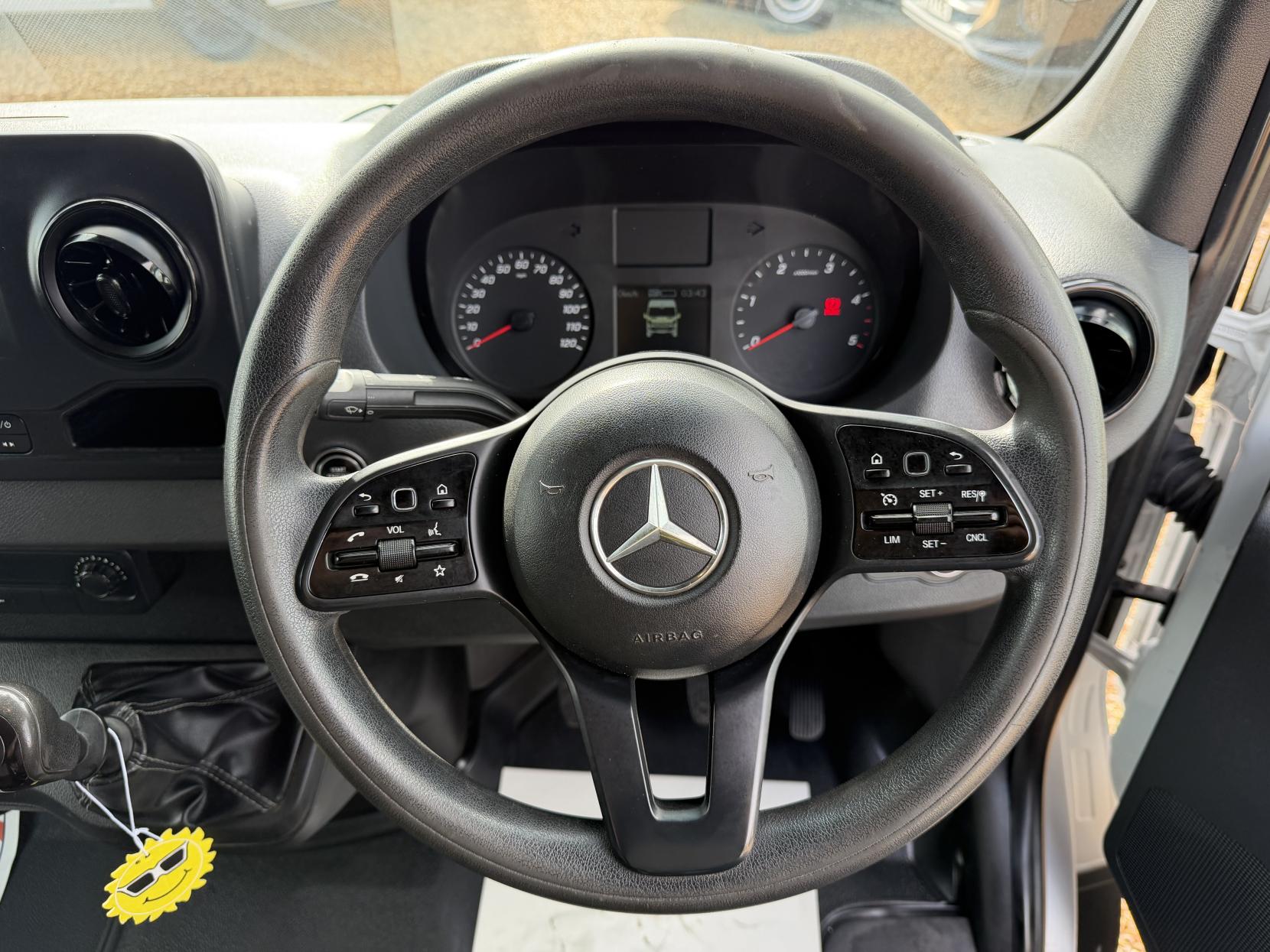 2019 Mercedes-Benz Sprinter 2.1 314 CDI Panel Van 5dr Diesel Manual RWD L2 H2 Euro 6 (143 ps) - Thumbnail 16