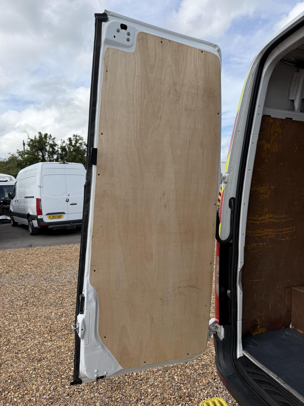 2019 Mercedes-Benz Sprinter 2.1 314 CDI Panel Van 5dr Diesel Manual RWD L2 H2 Euro 6 (143 ps) - Thumbnail 40
