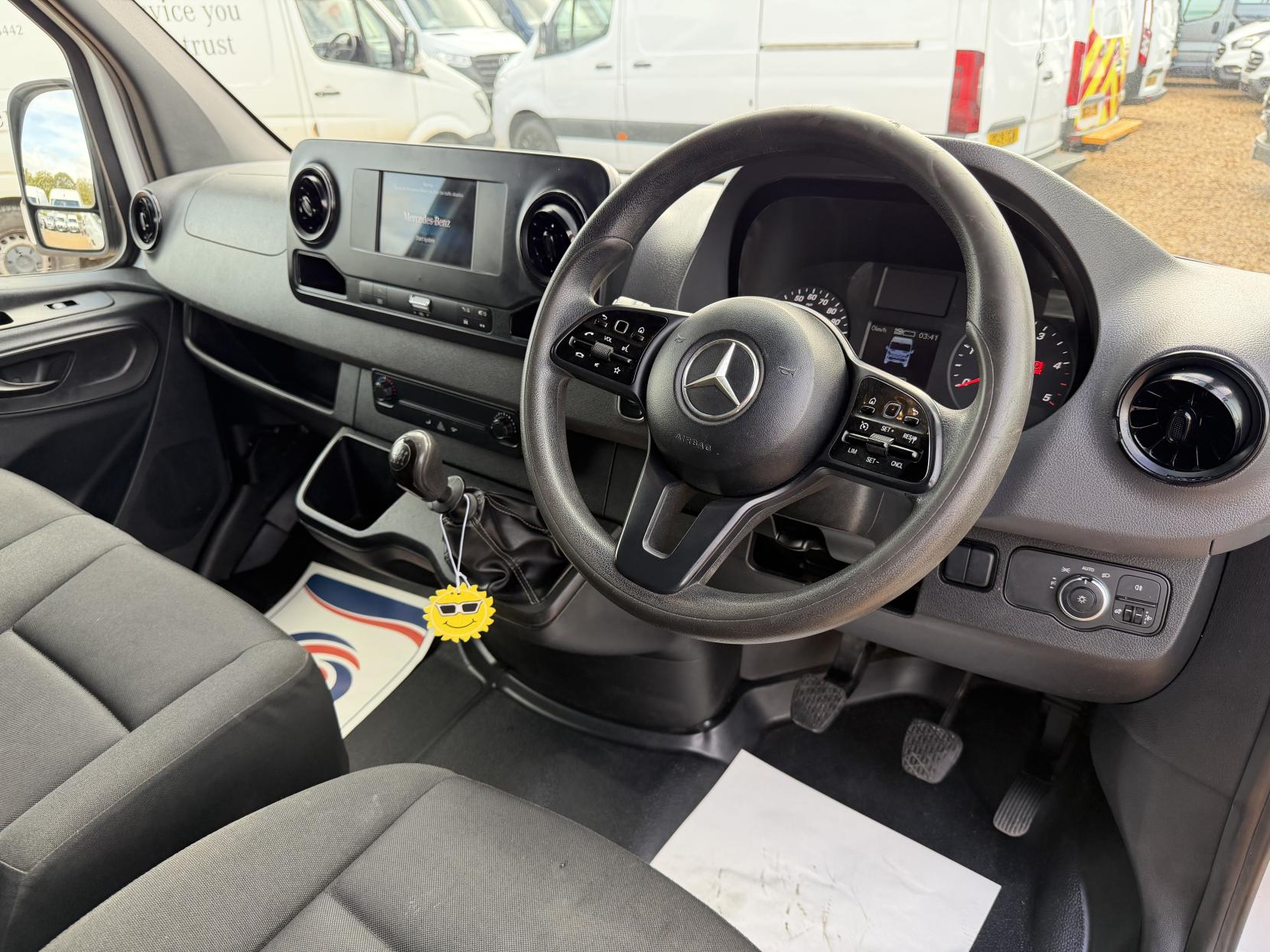 2019 Mercedes-Benz Sprinter 2.1 314 CDI Panel Van 5dr Diesel Manual RWD L2 H2 Euro 6 (143 ps) - Thumbnail 2